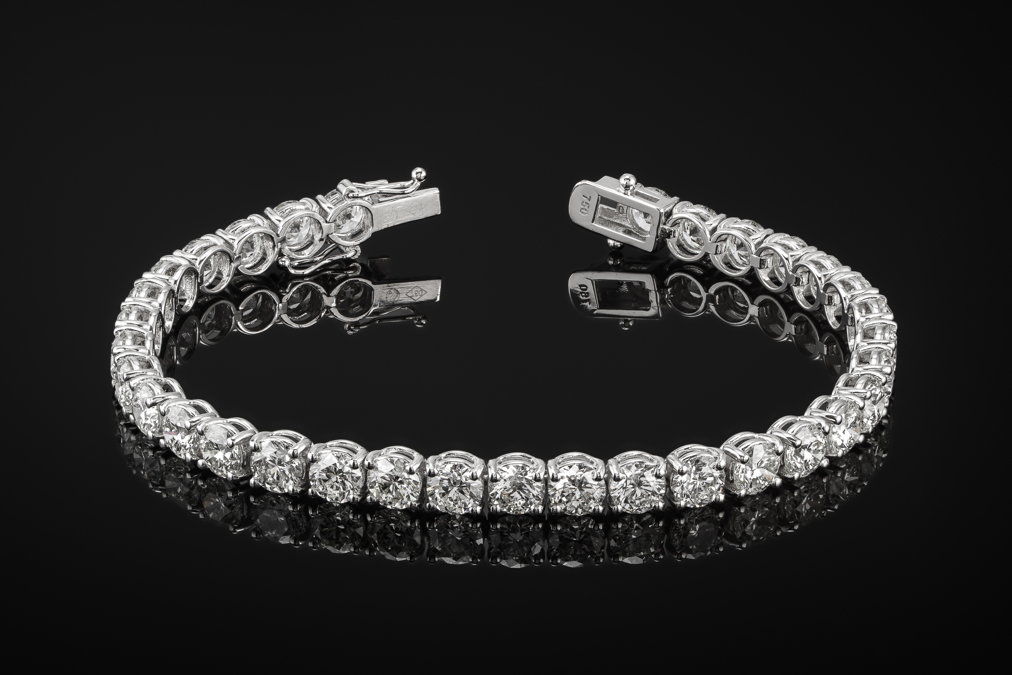 "HighJewels™" Bracelet 32 diamonds at 0.50ct each in white gold, photo 3