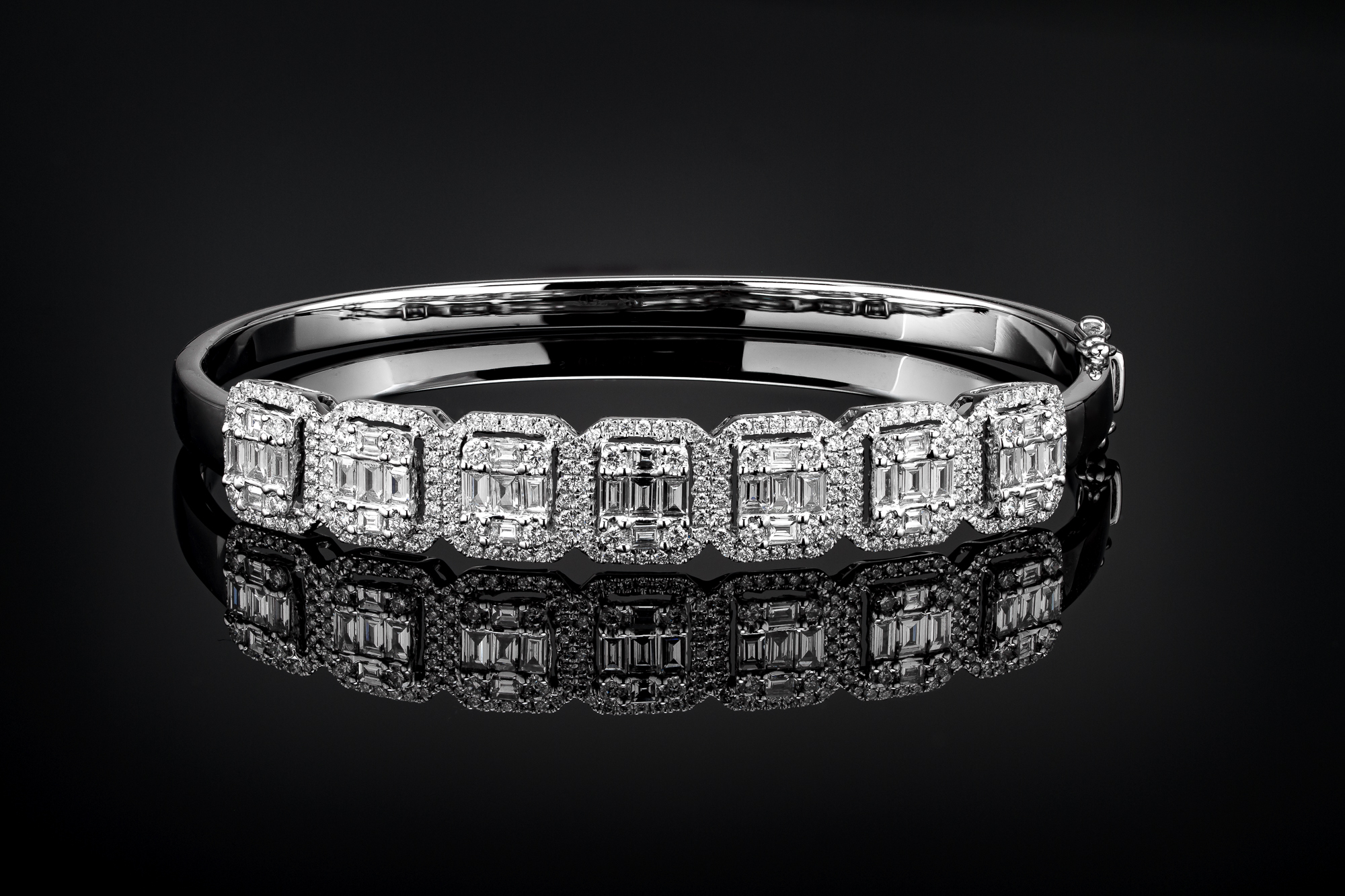 InvisibleEmpire™ Bracelet in 18k white gold, photo 6