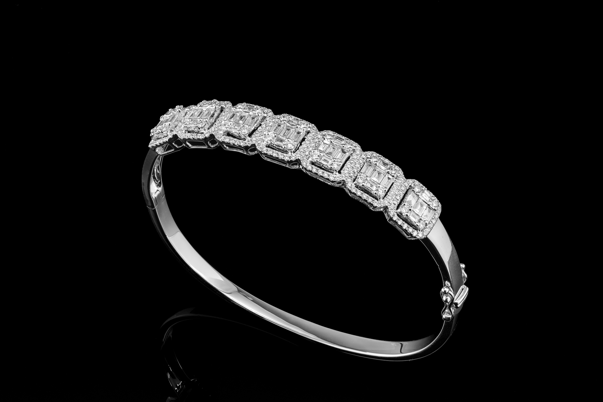 InvisibleEmpire™ Bracelet in 18k white gold, photo 7