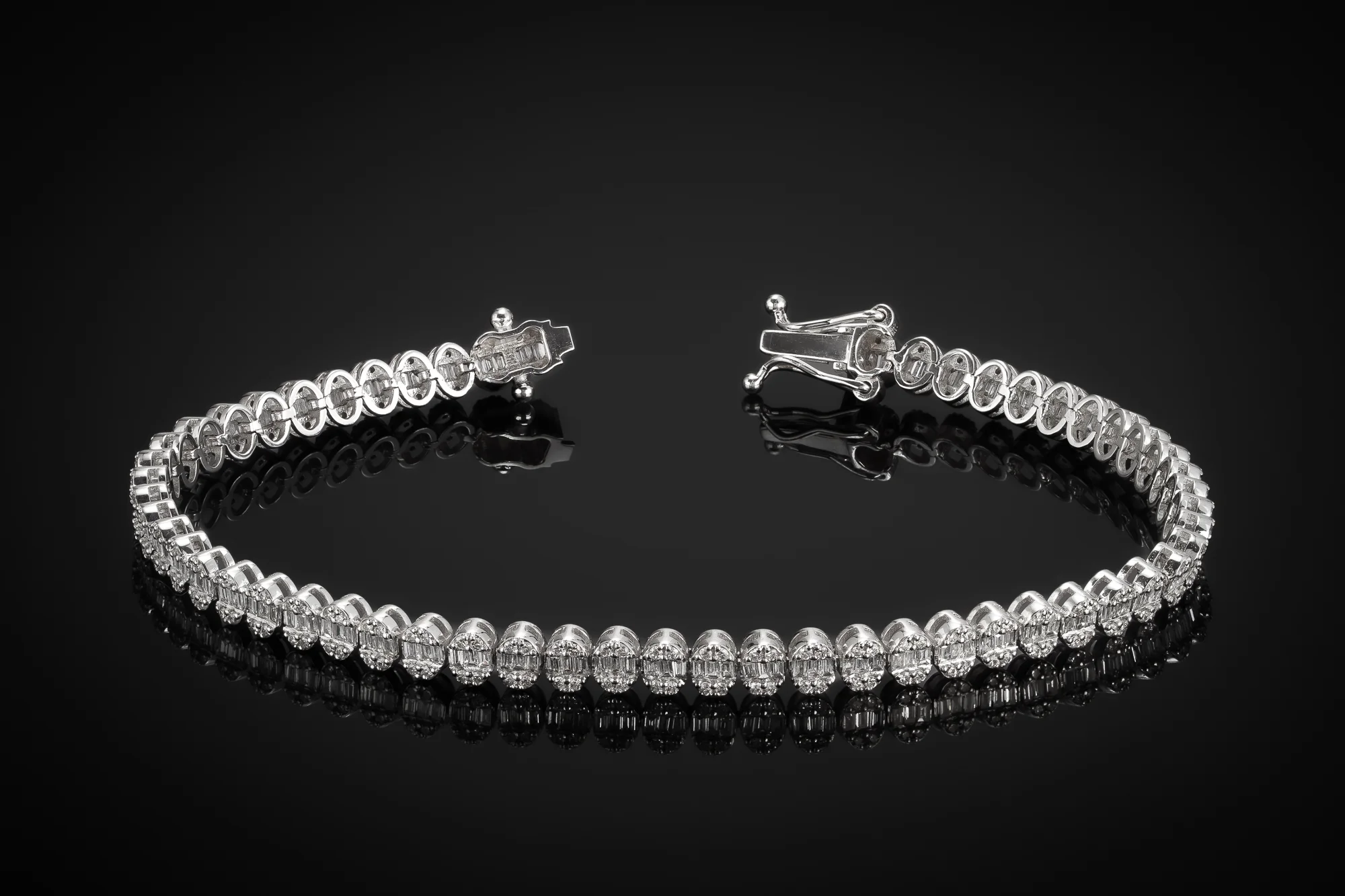 VELVETVOGUE™ Bracelet Large in 18k white gold, photo 5