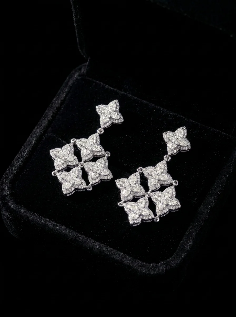 "Belissima™" Small Earrings in 18k white gold, photo 3