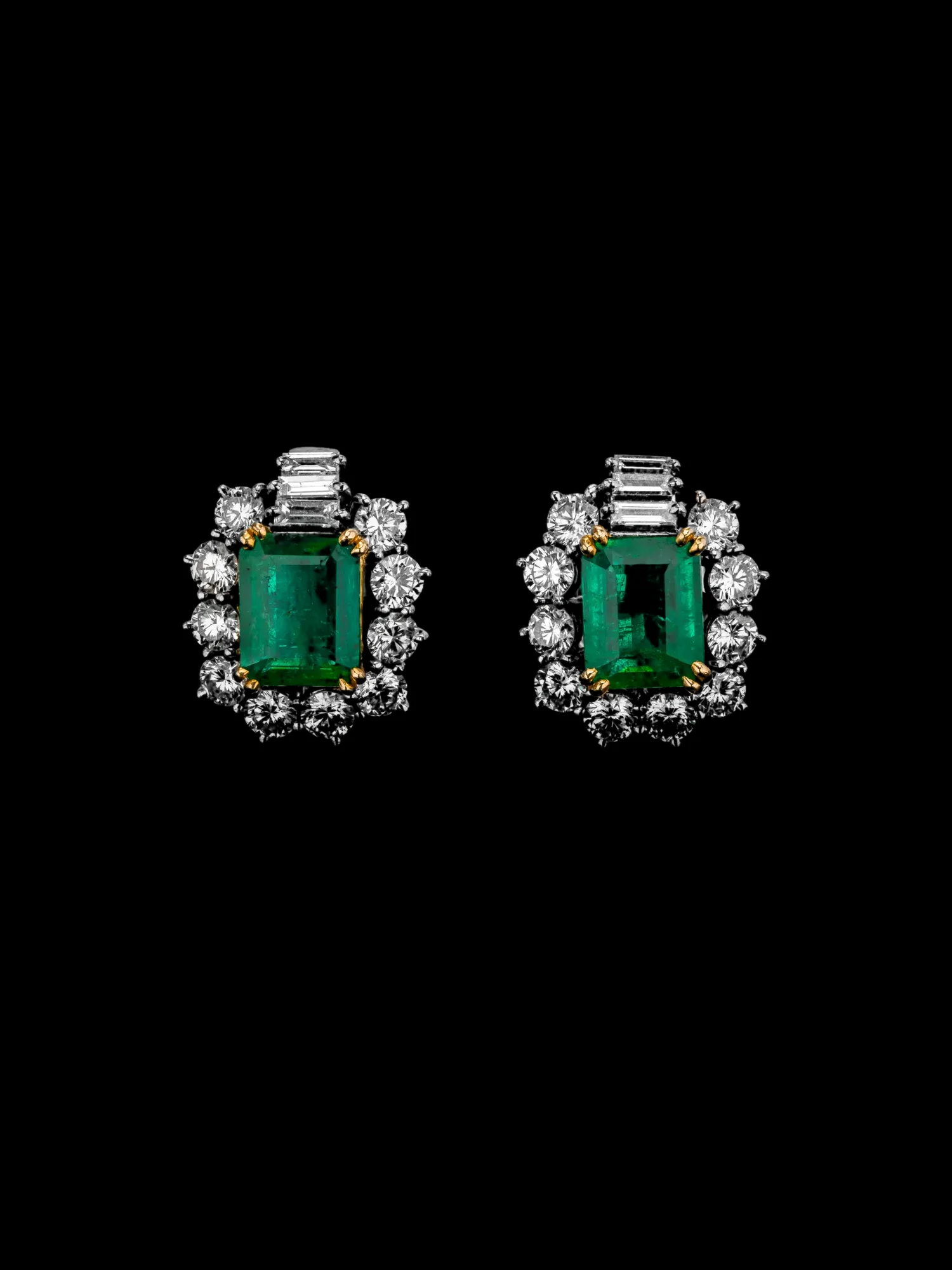 "EmeraldÉclat™" Earrings – White gold