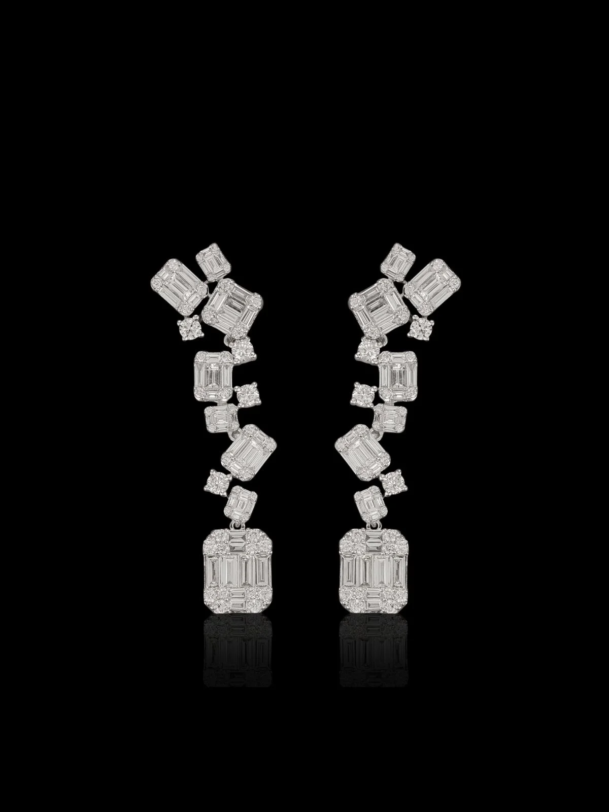 InvisibleCascade™ Earrings – White gold