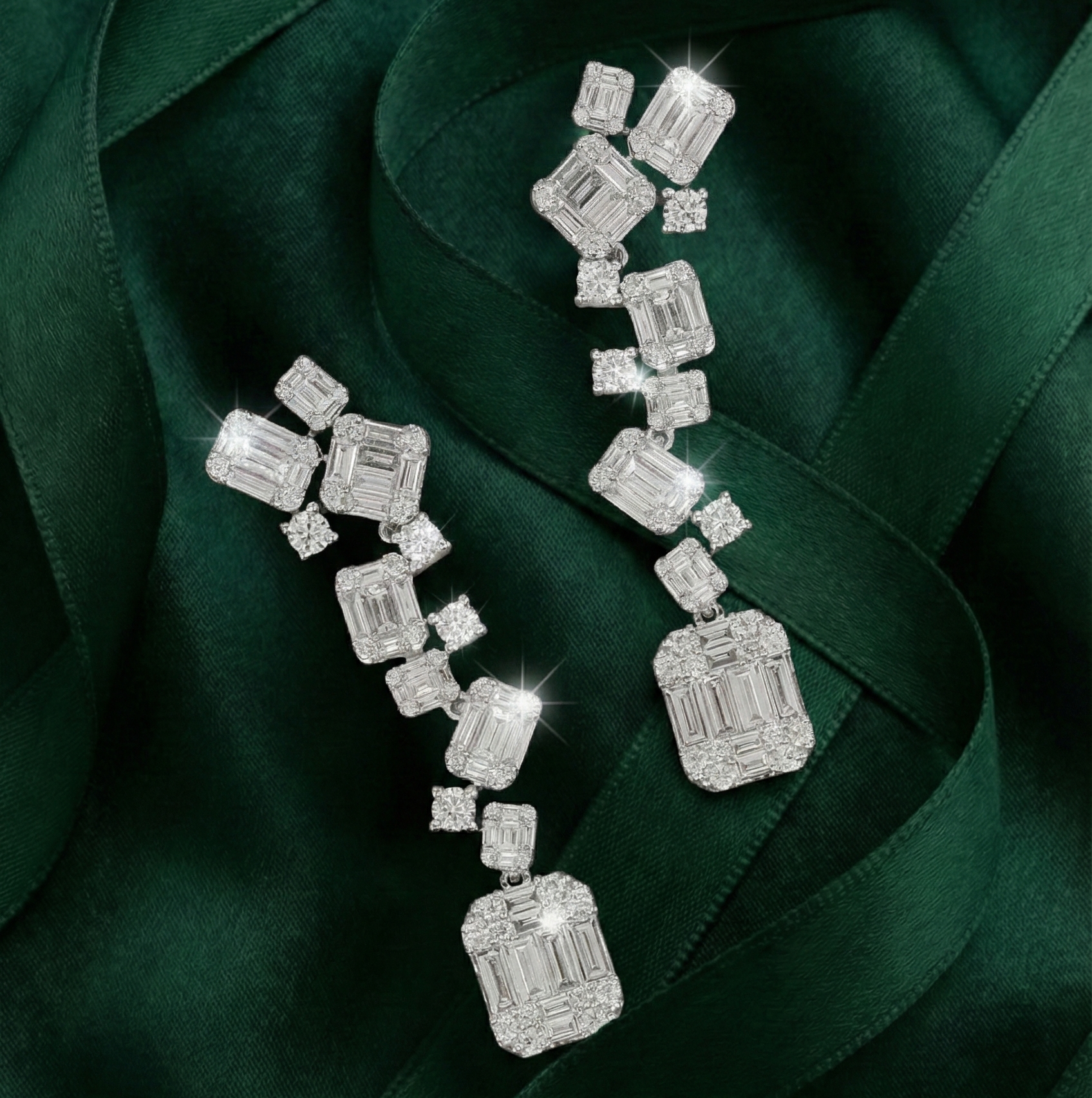 InvisibleCascade™ Earrings in white gold, photo 4