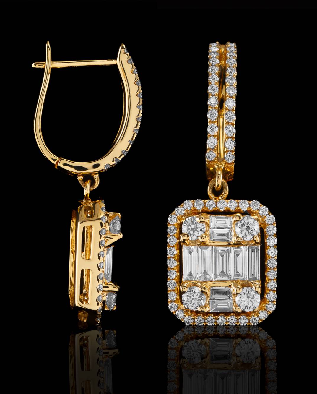 "InvisibleNuevo™" Earrings in yellow gold, photo 4