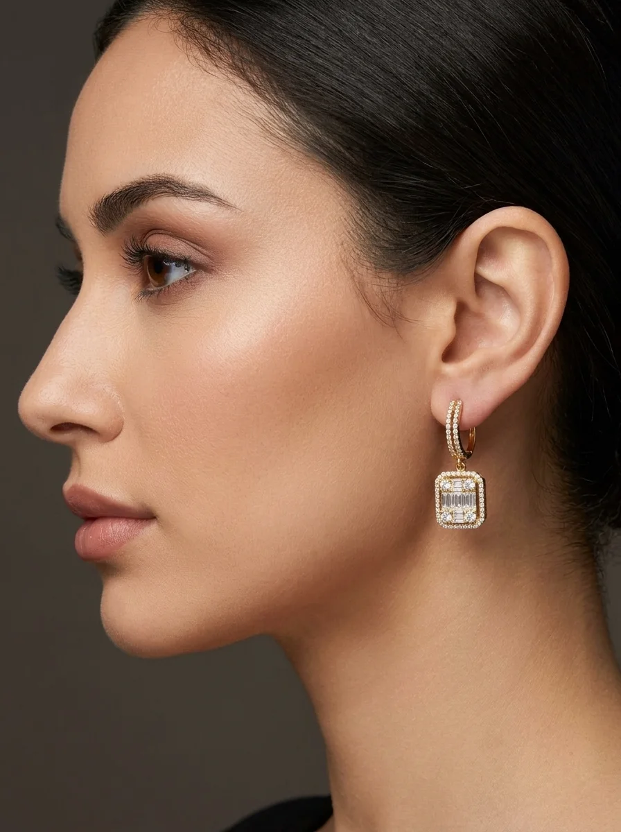 "InvisibleNuevo™" Earrings in yellow gold, photo 7