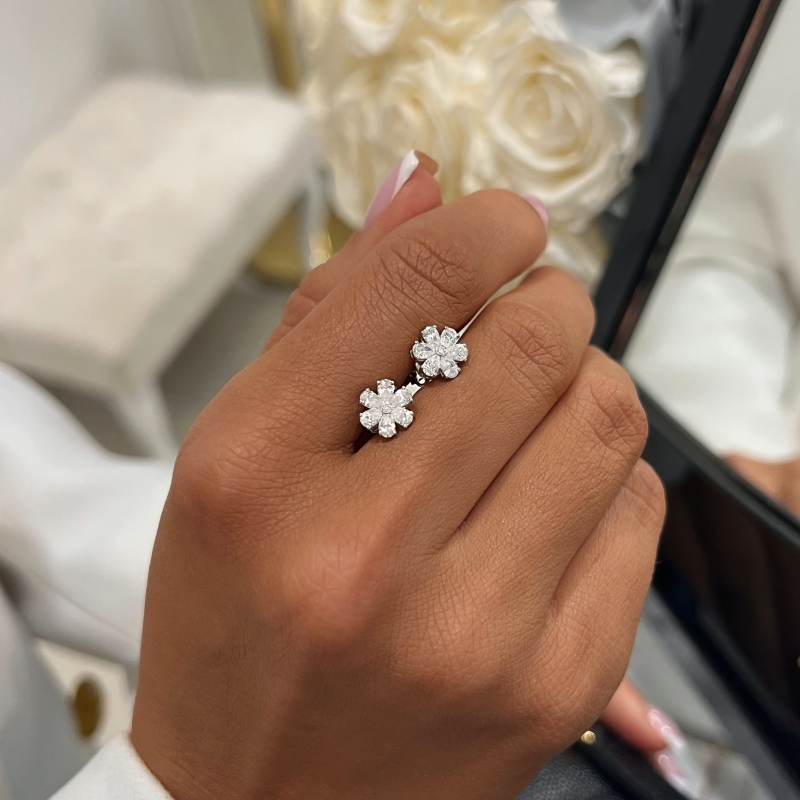 "LoveHarmony™" Earrings in 18k white gold, photo 3