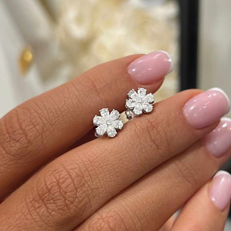 "LoveHarmony™" Earrings in 18k white gold, photo 4