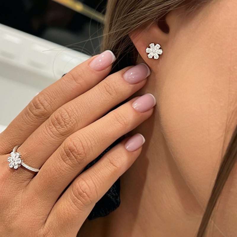 "LoveHarmony™" Earrings in 18k white gold, photo 5