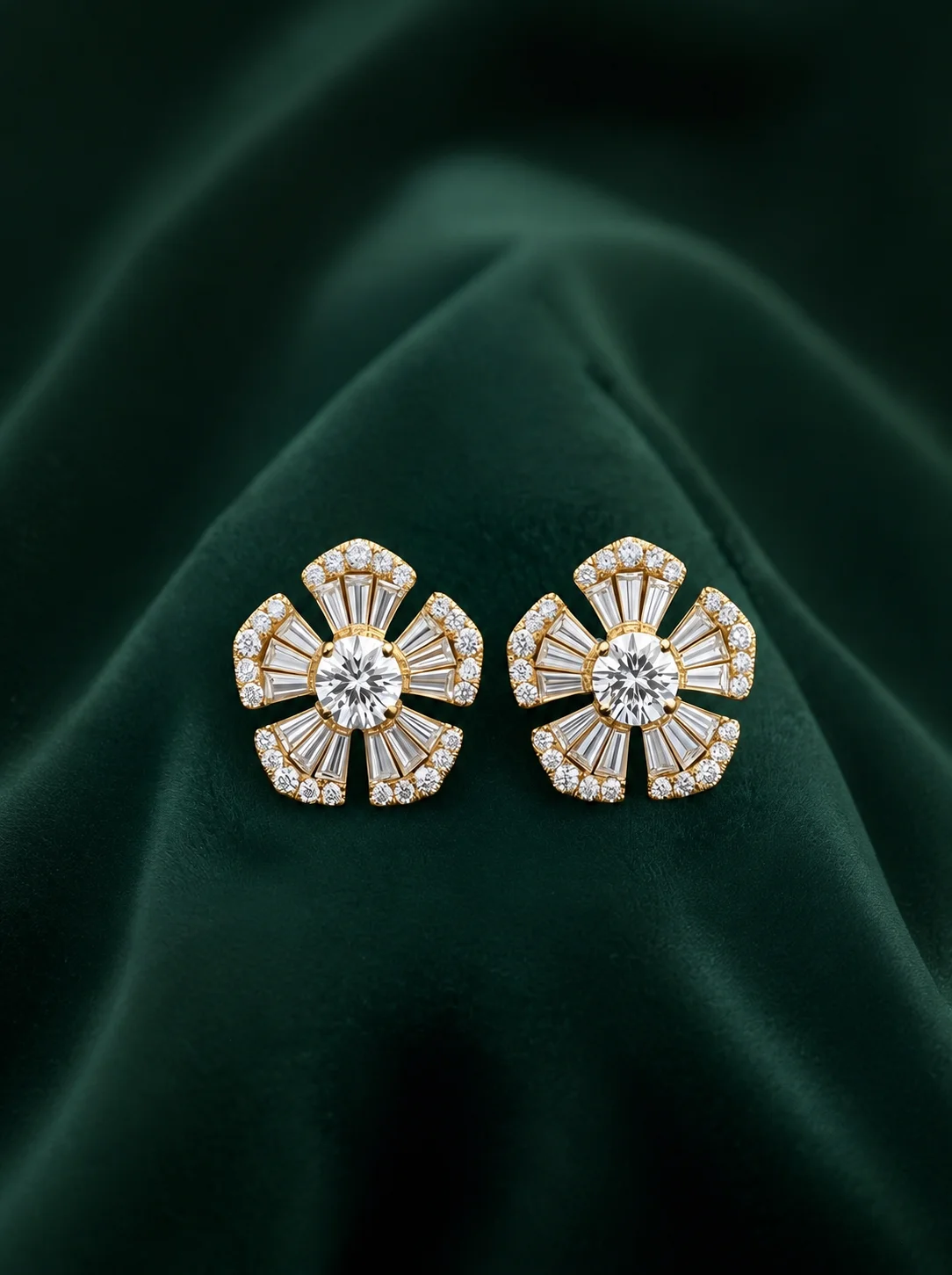 "MysticFloral™" Mini Earrings in 18k yellow gold, photo 6