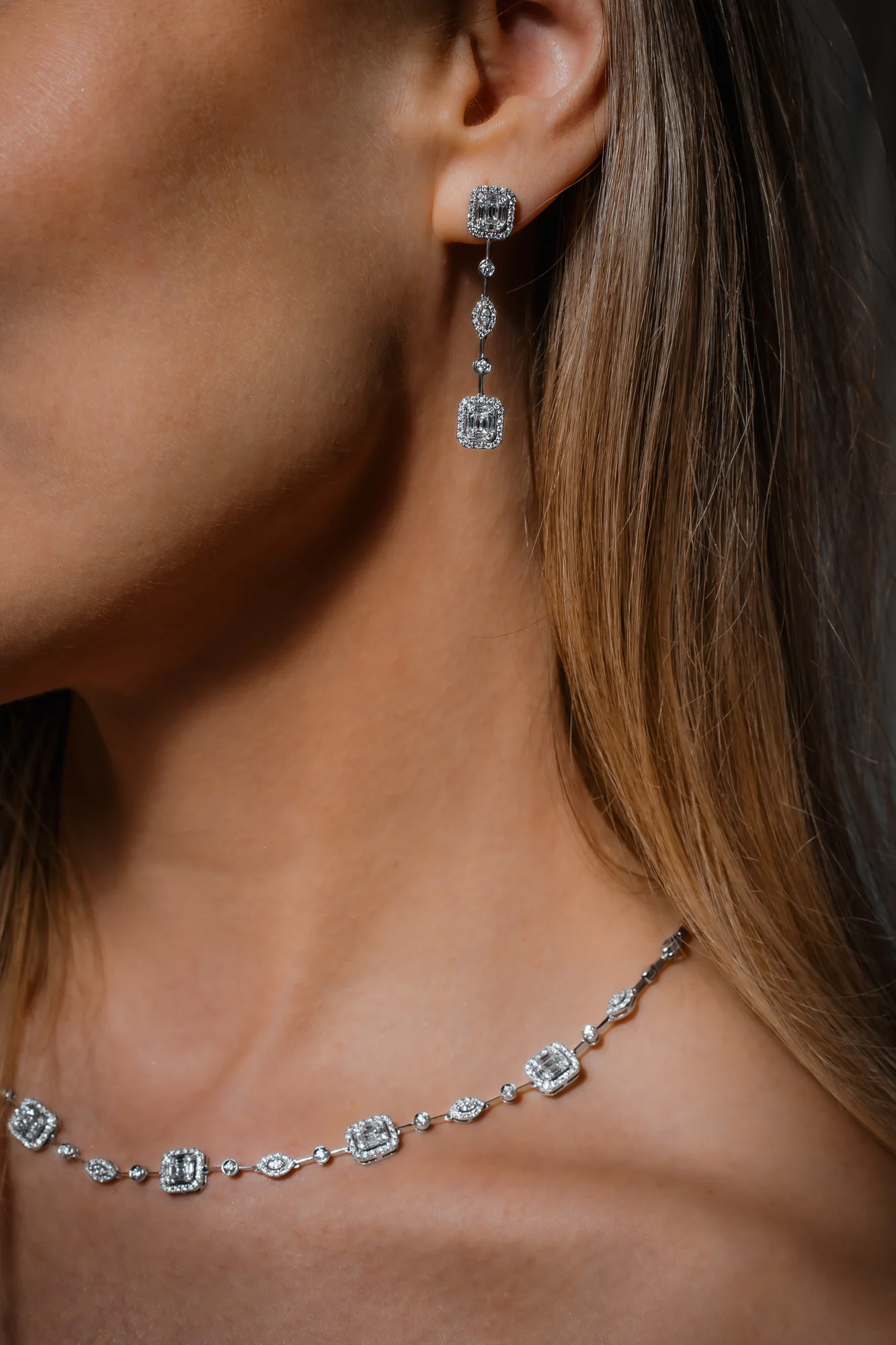 "PureEminence™" Earrings in white gold, photo 5