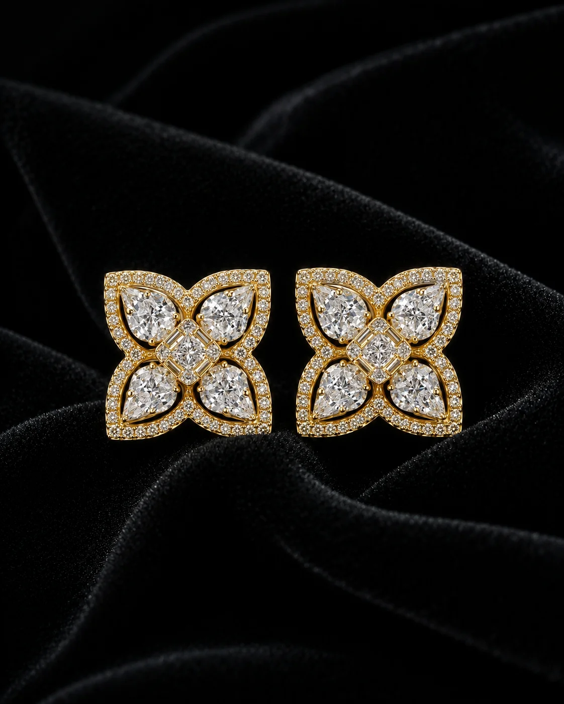 "SparkleBlossom™" Earrings in 18k yellow gold, photo 4