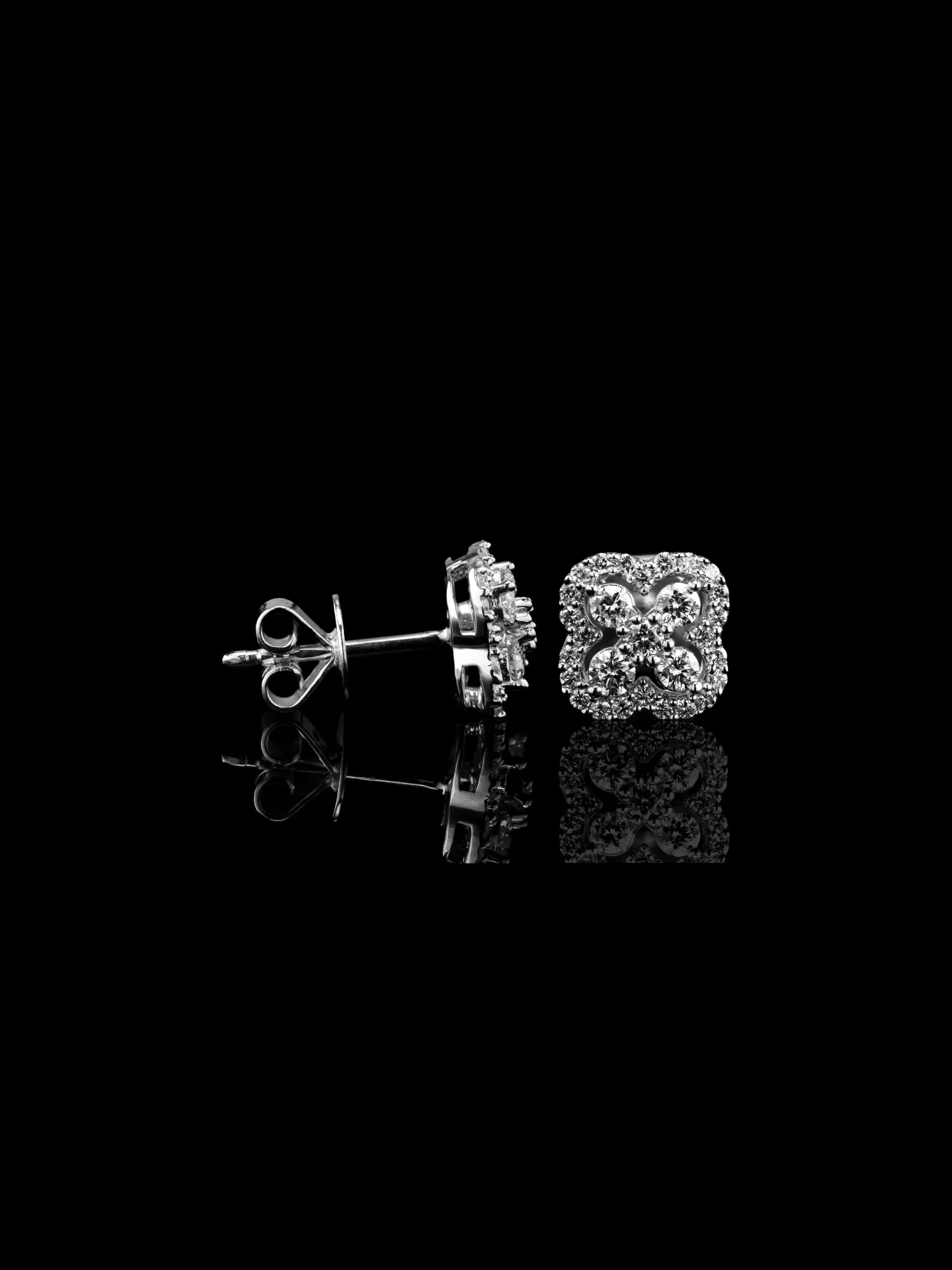 "TrèfleDeLuxe™" Earrings in white gold, photo 3