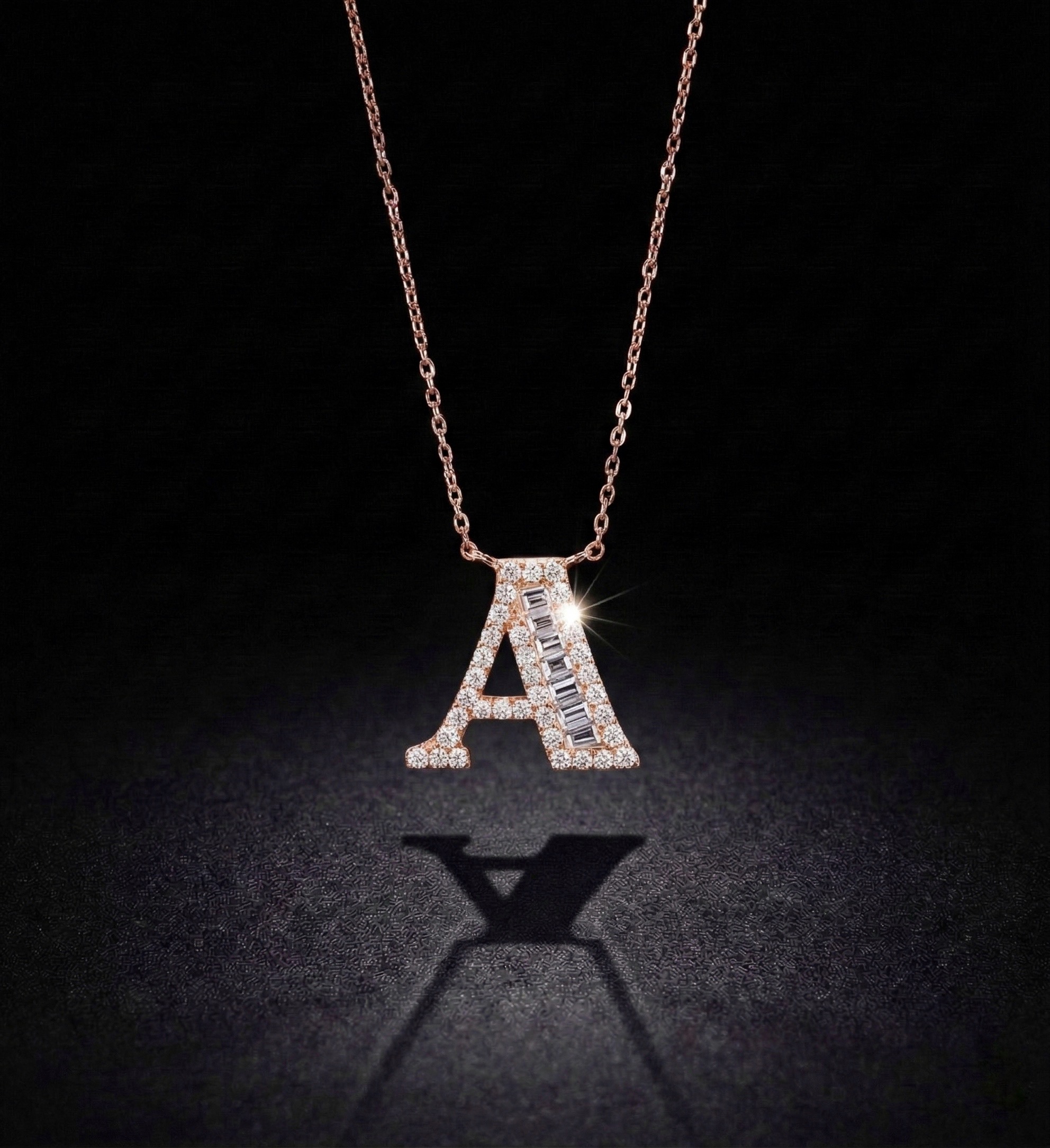 A Letter Necklace "Collier Première Lettre™" in 18k rose gold, photo 4