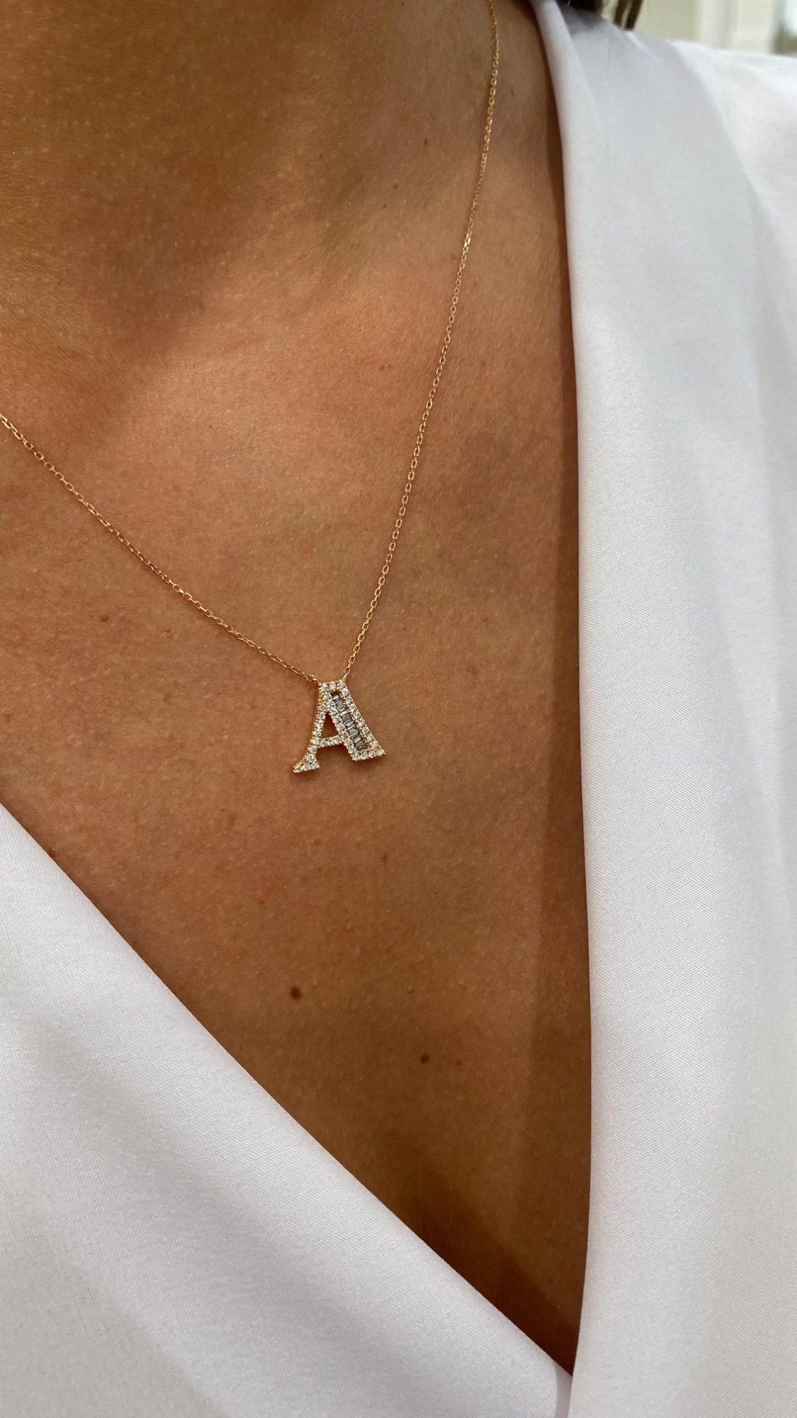 A Letter Necklace "Collier Première Lettre™" in 18k rose gold, photo 5