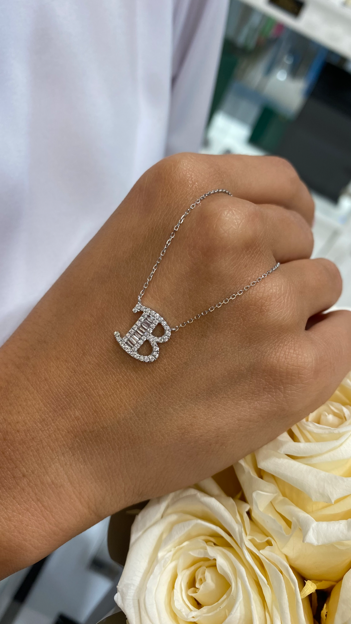 Letter B "Collier Première Lettre™" Necklace in 18k white gold, photo 2
