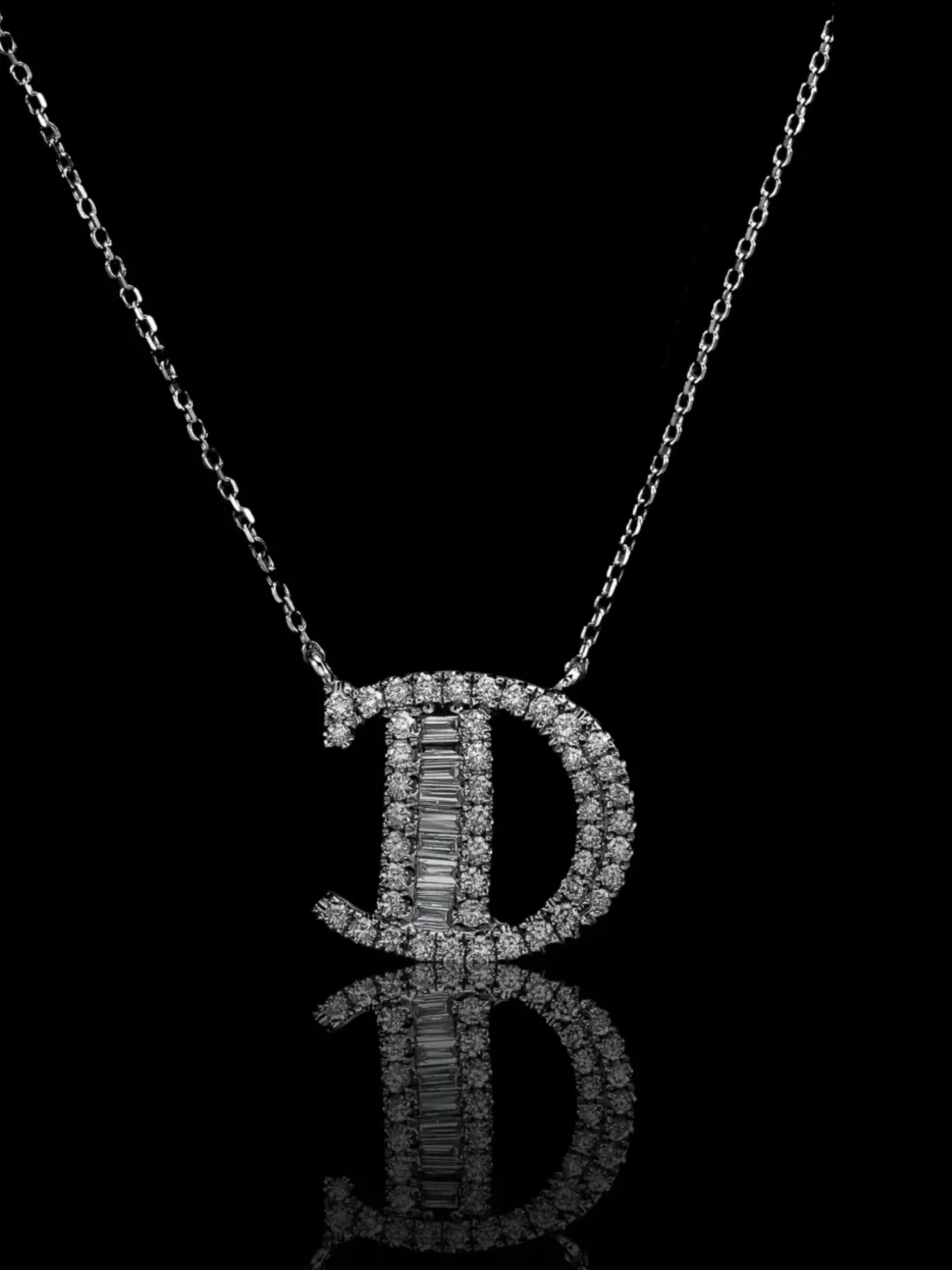 Necklace with the letter D "Collier Première Lettre™" – White gold 18k