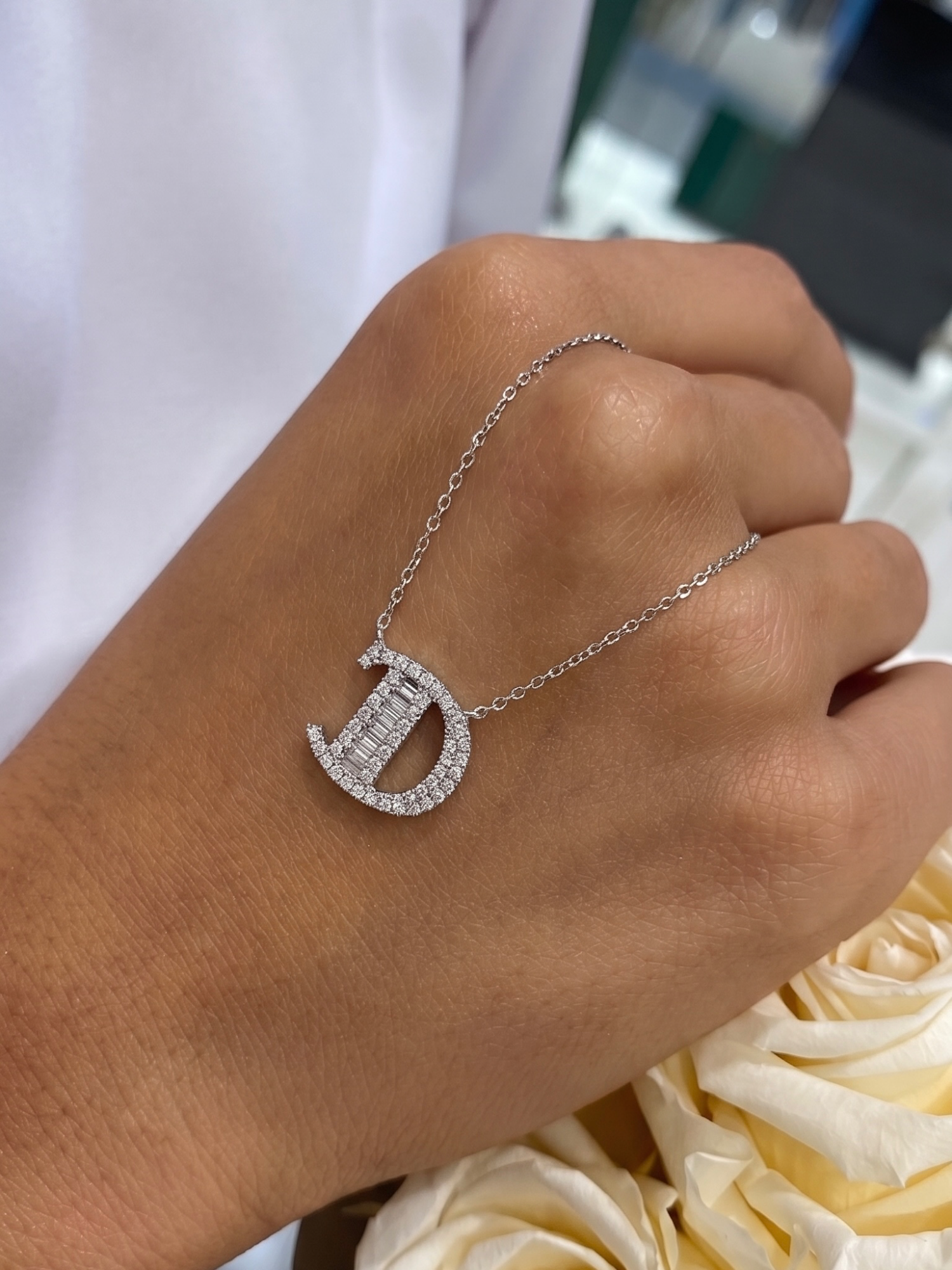 Necklace with the letter D "Collier Première Lettre™" in 18k white gold, photo 2