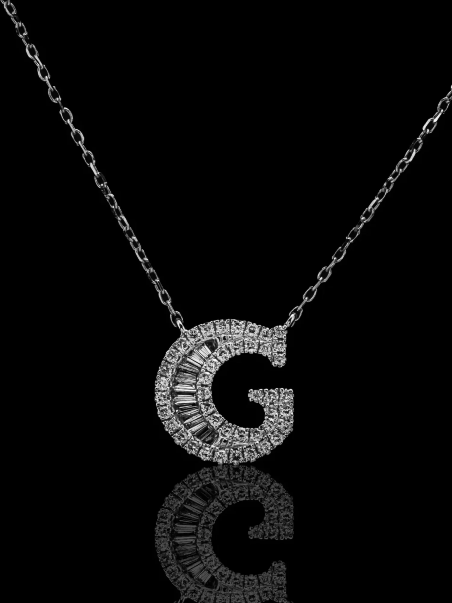 Letter G "Collier Première Lettre™" Necklace – White gold 18k