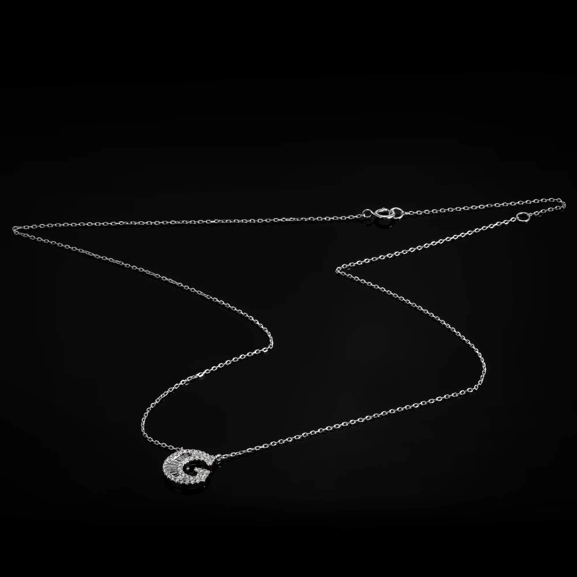 Letter G "Collier Première Lettre™" Necklace in 18k white gold, photo 3