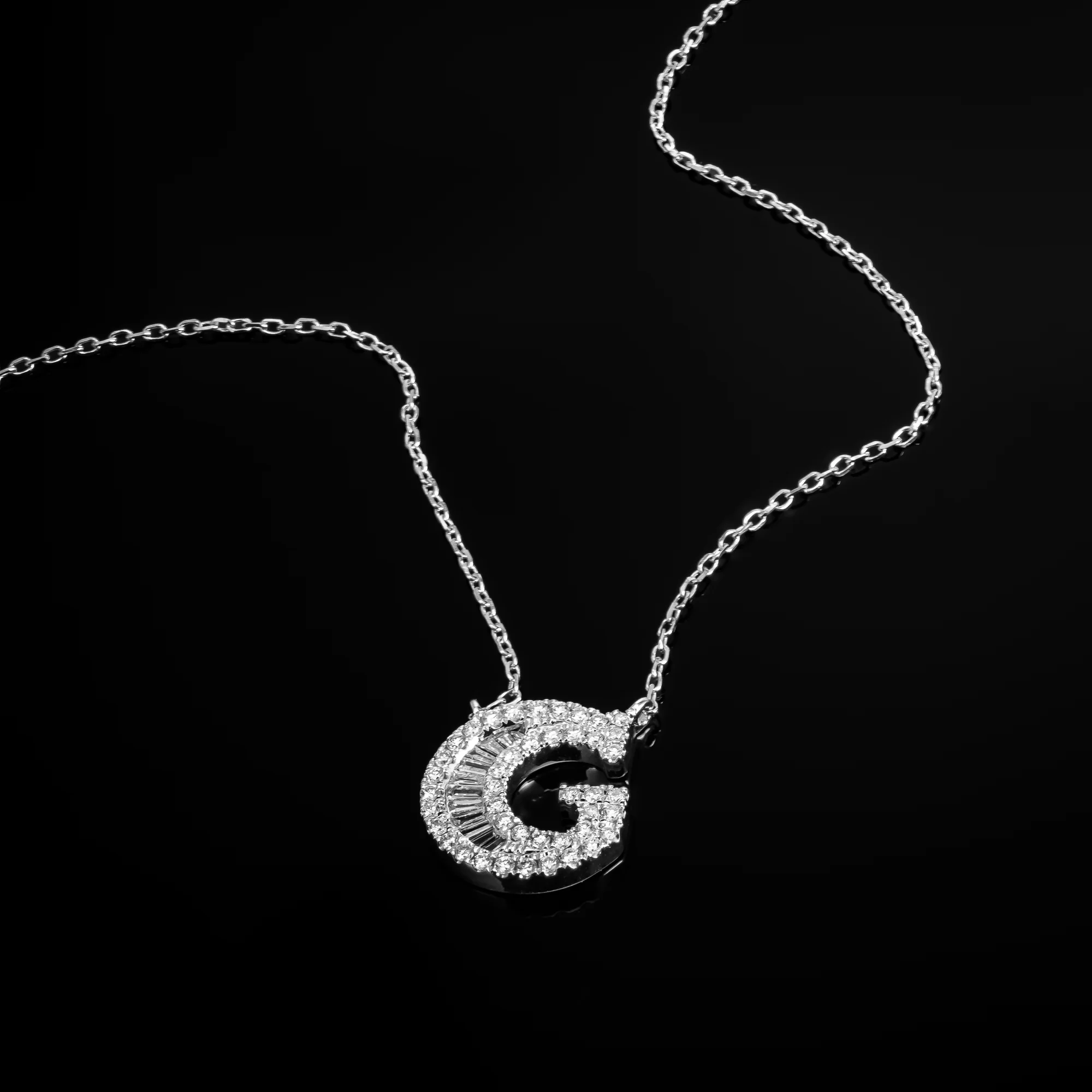 Letter G "Collier Première Lettre™" Necklace in 18k white gold, photo 4