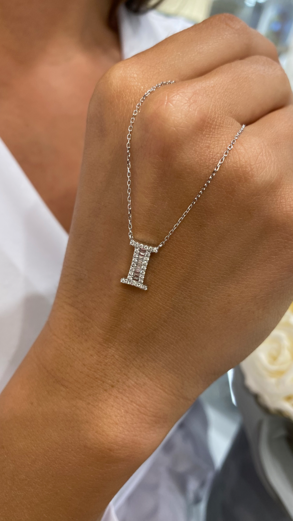 Necklace with the letter I "Collier Première Lettre™" in 18k white gold, photo 2