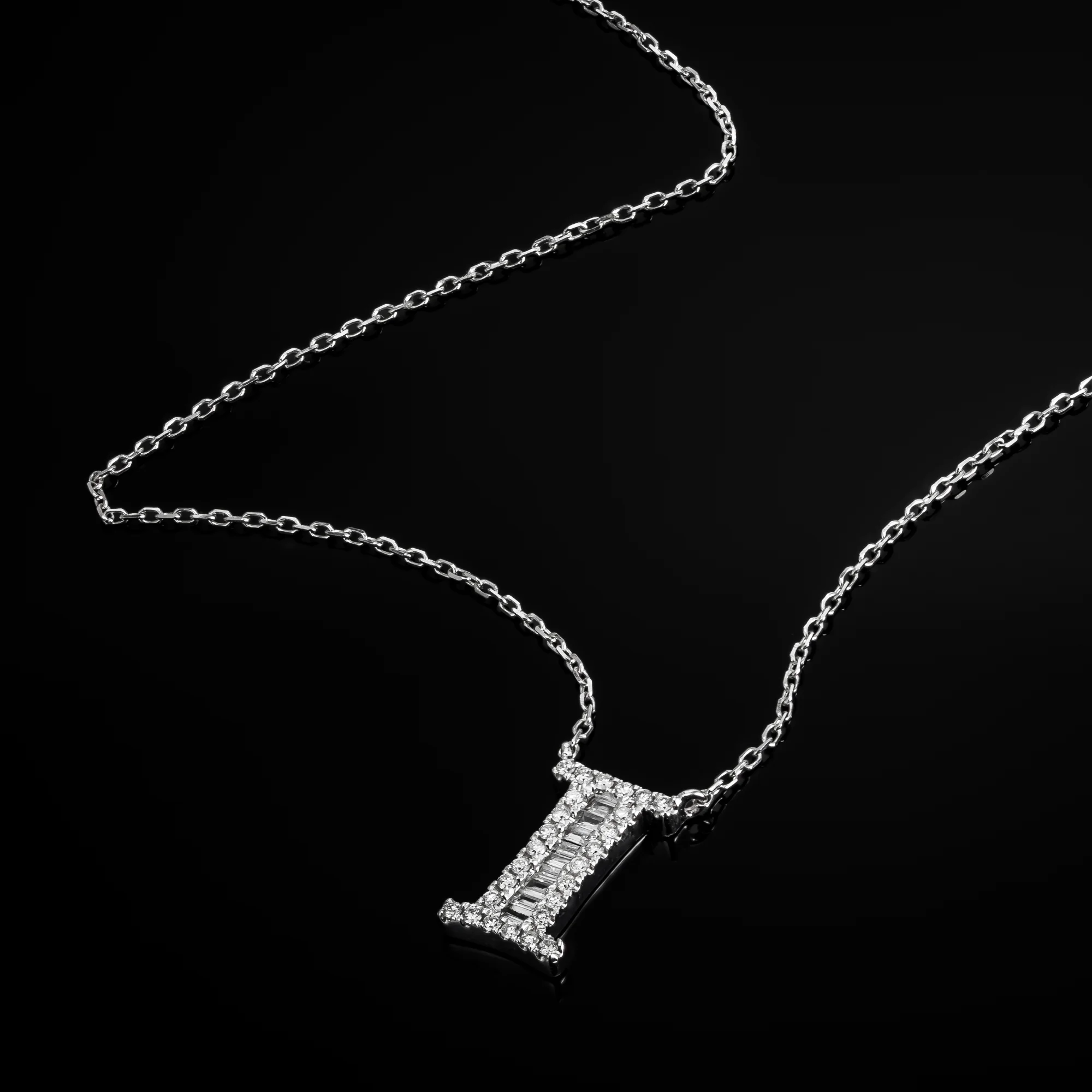 Necklace with the letter I "Collier Première Lettre™" in 18k white gold, photo 4