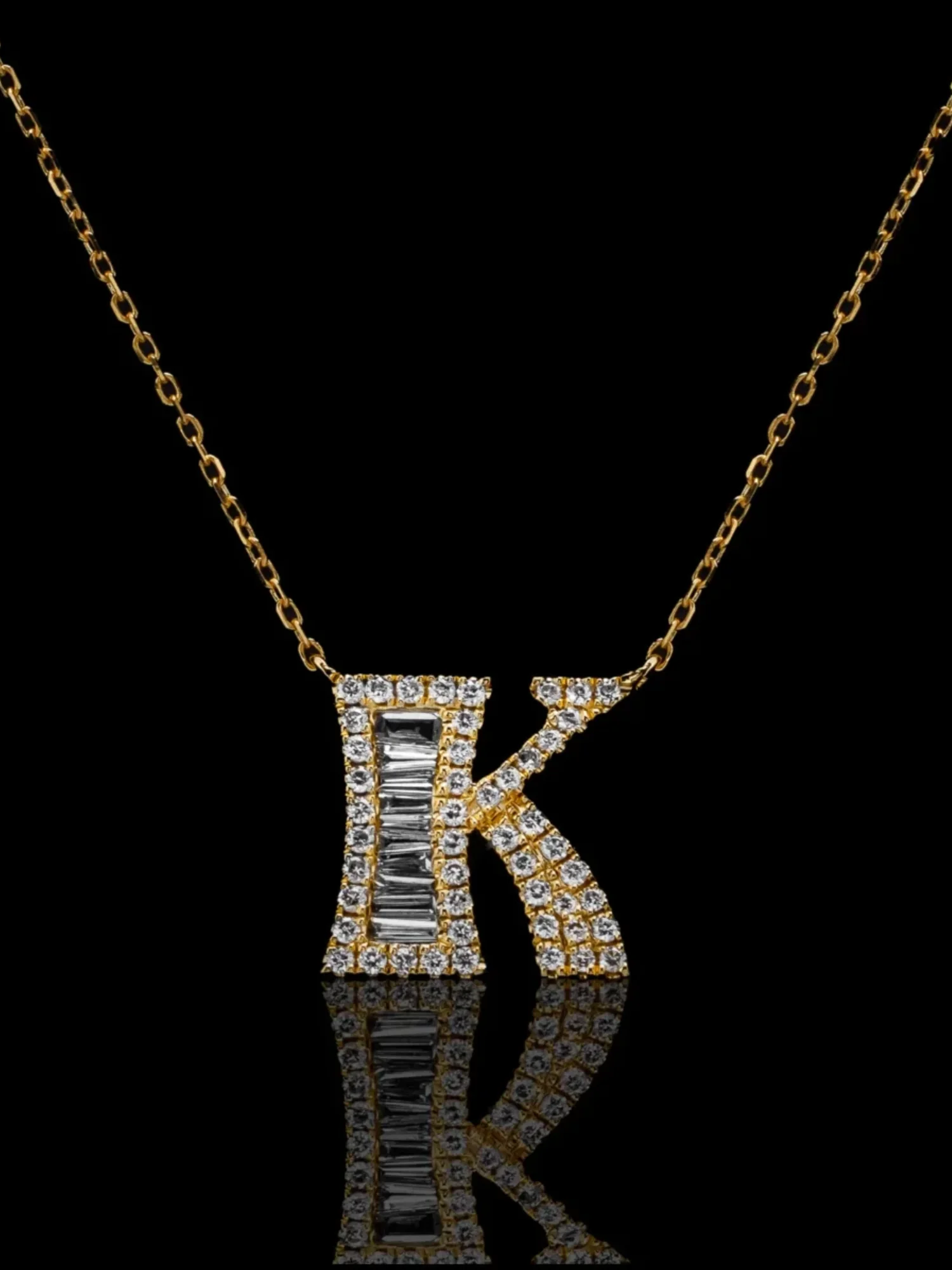 Necklace with the letter K "Collier Première Lettre™" – Yellow gold 18k