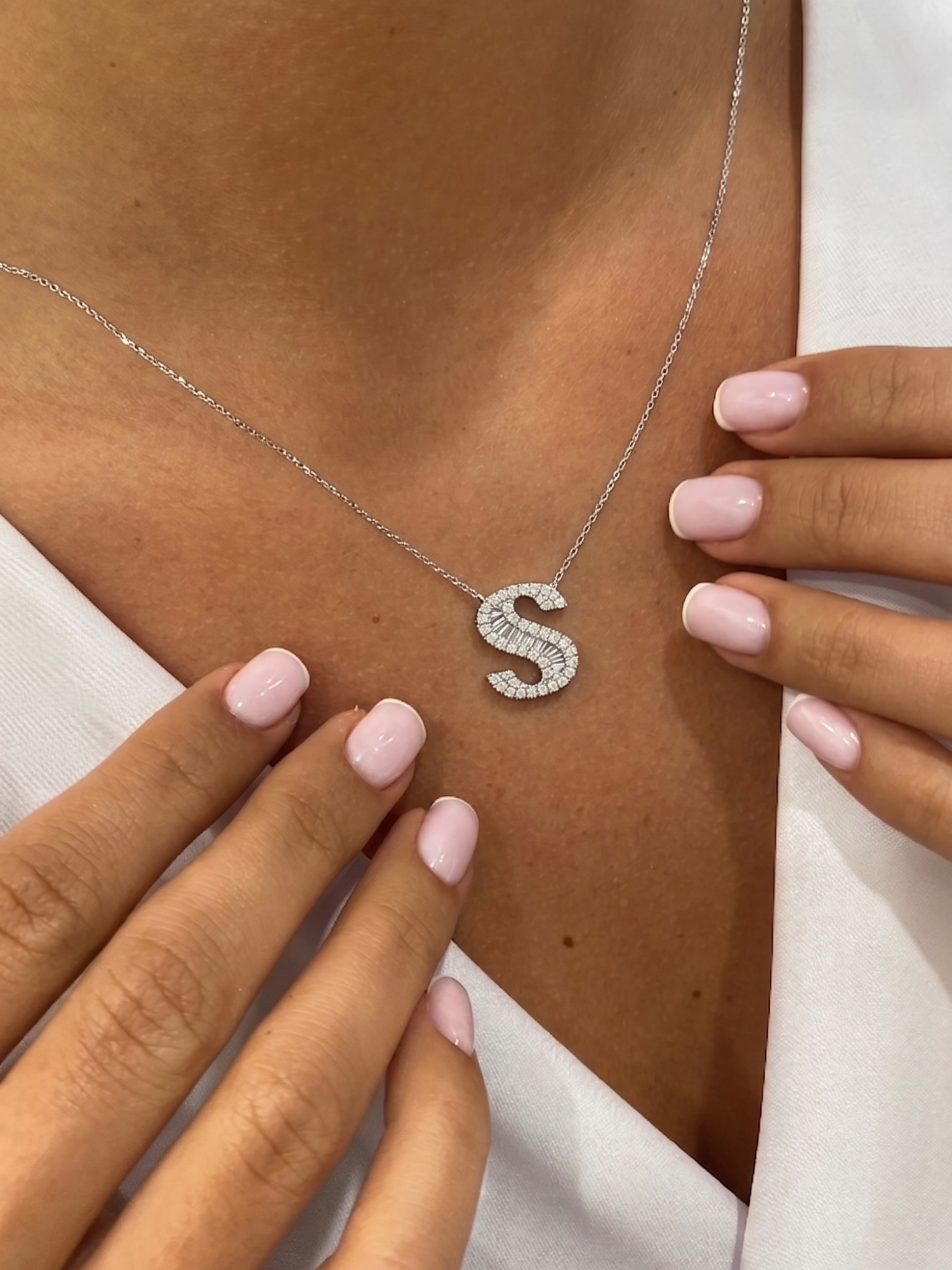Letter S Necklace "Collier Première Lettre™" in 18k white gold, photo 5