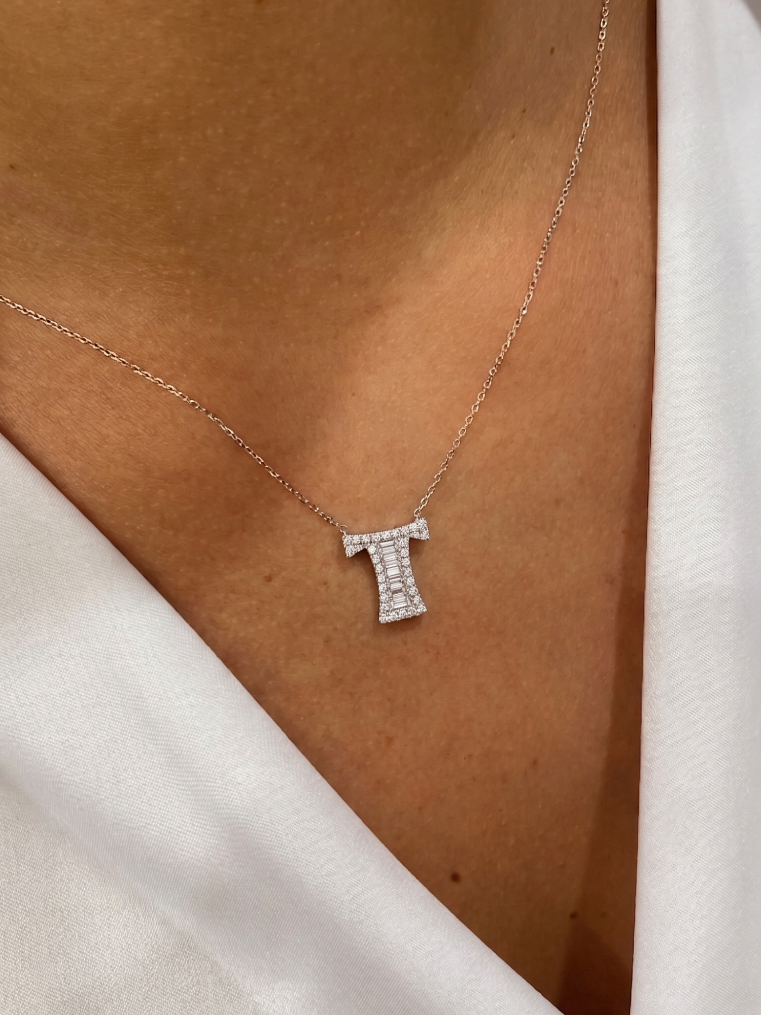Letter T Necklace "Collier Première Lettre™" in white gold, photo 4