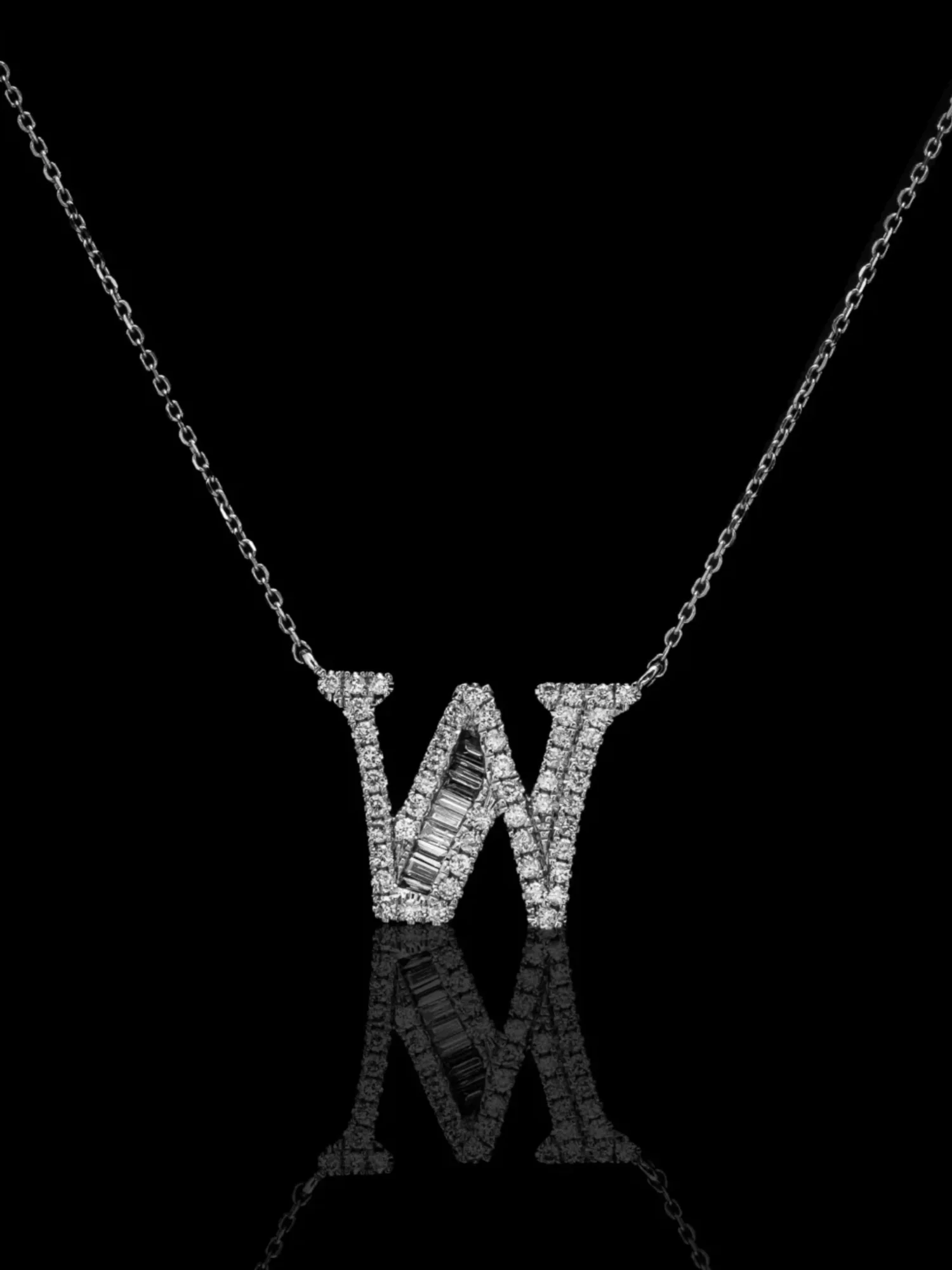 Letter W "Collier Première Lettre™" Necklace – White gold 18k