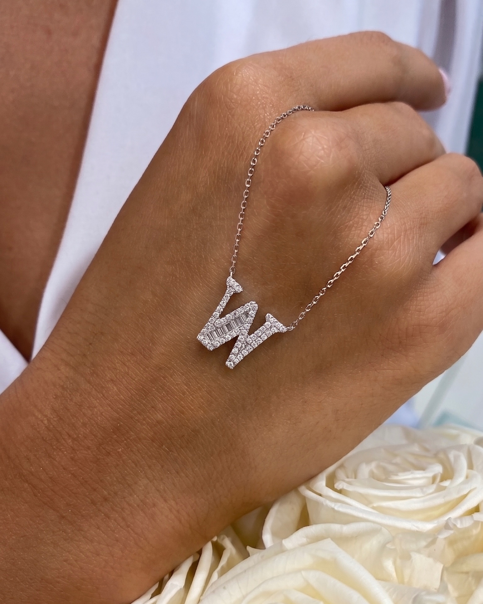 Letter W "Collier Première Lettre™" Necklace in 18k white gold, photo 2