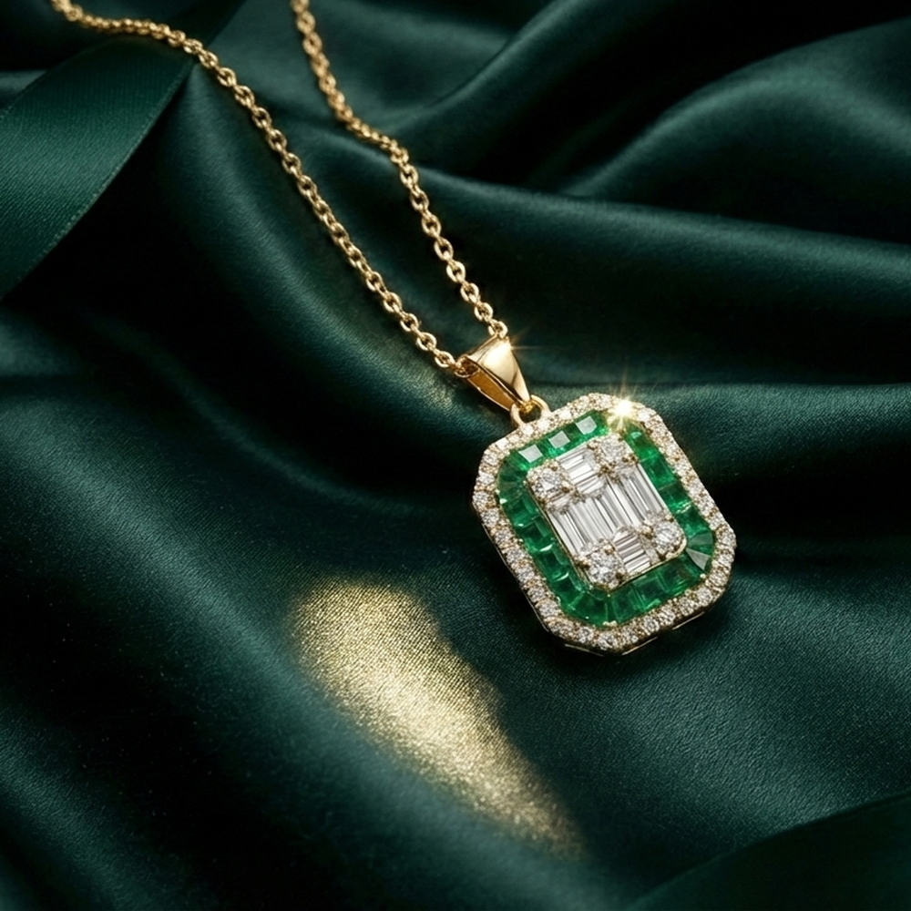 "EmeraldVogue™" Necklace in 18k yellow gold, photo 9