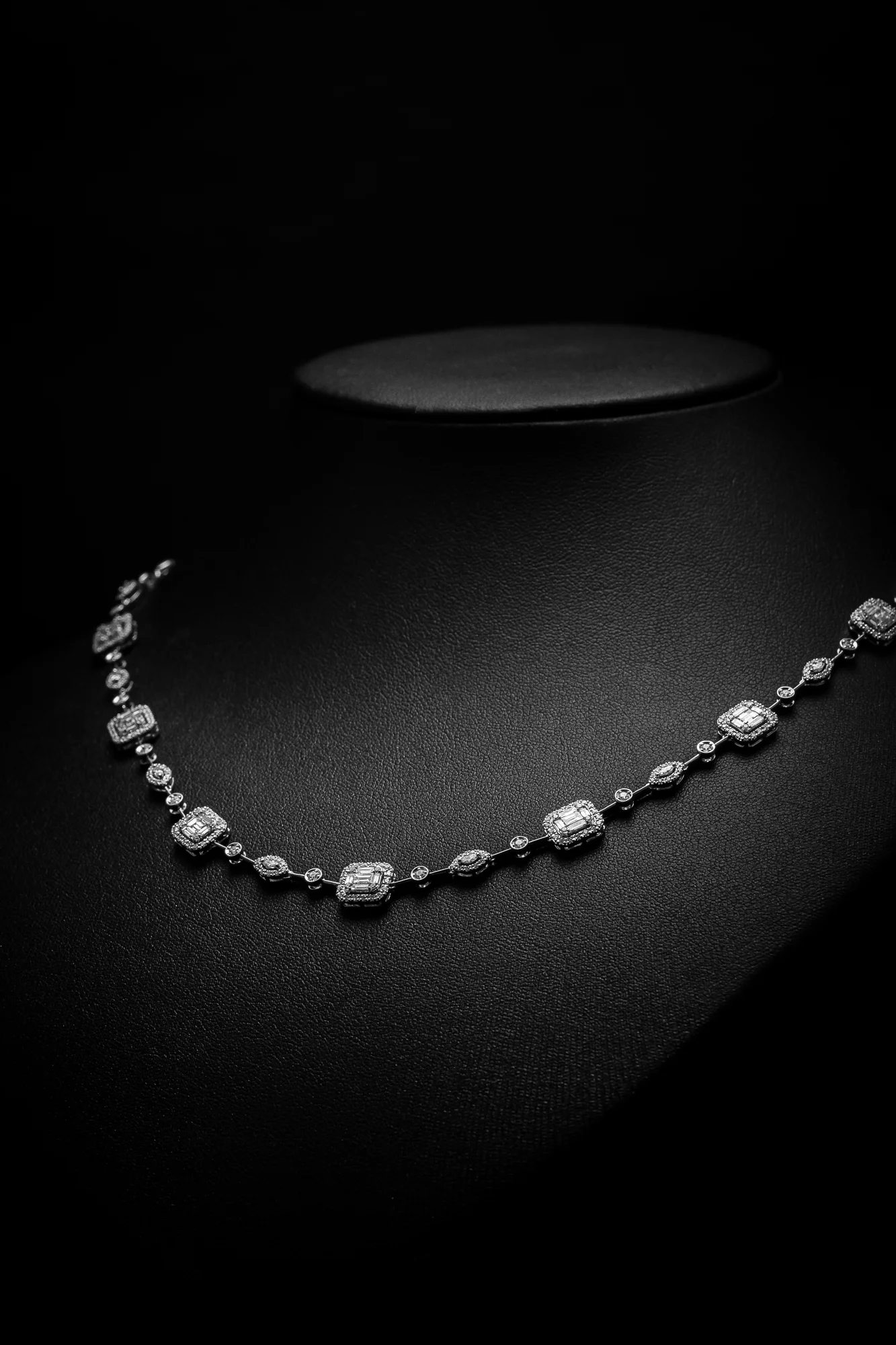 "Invisible™" Necklace 3.00 ct in 18k white gold, photo 7
