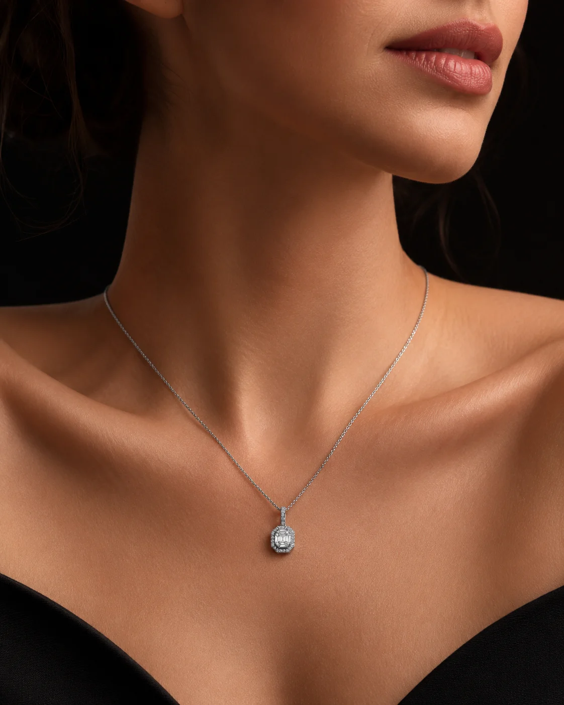 "Limited™" Pendant in 18k white gold, photo 2