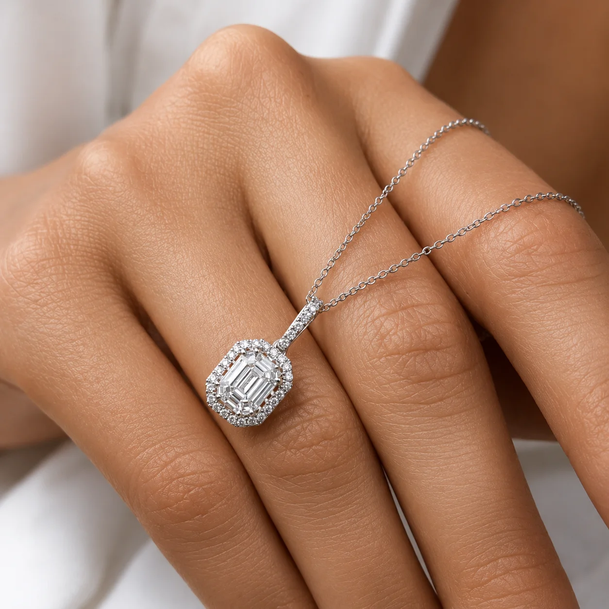 "Limited™" Pendant in 18k white gold, photo 6