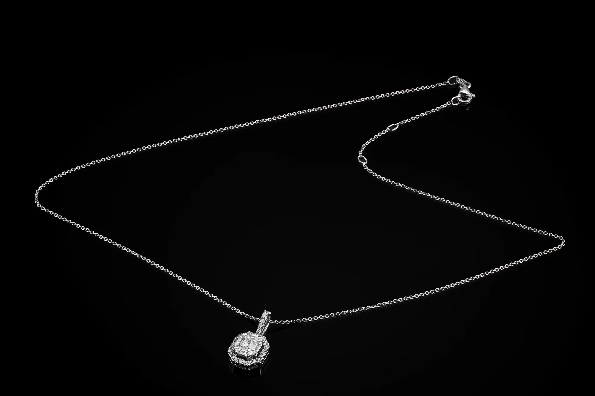 "Limited™" Pendant in 18k white gold, photo 8