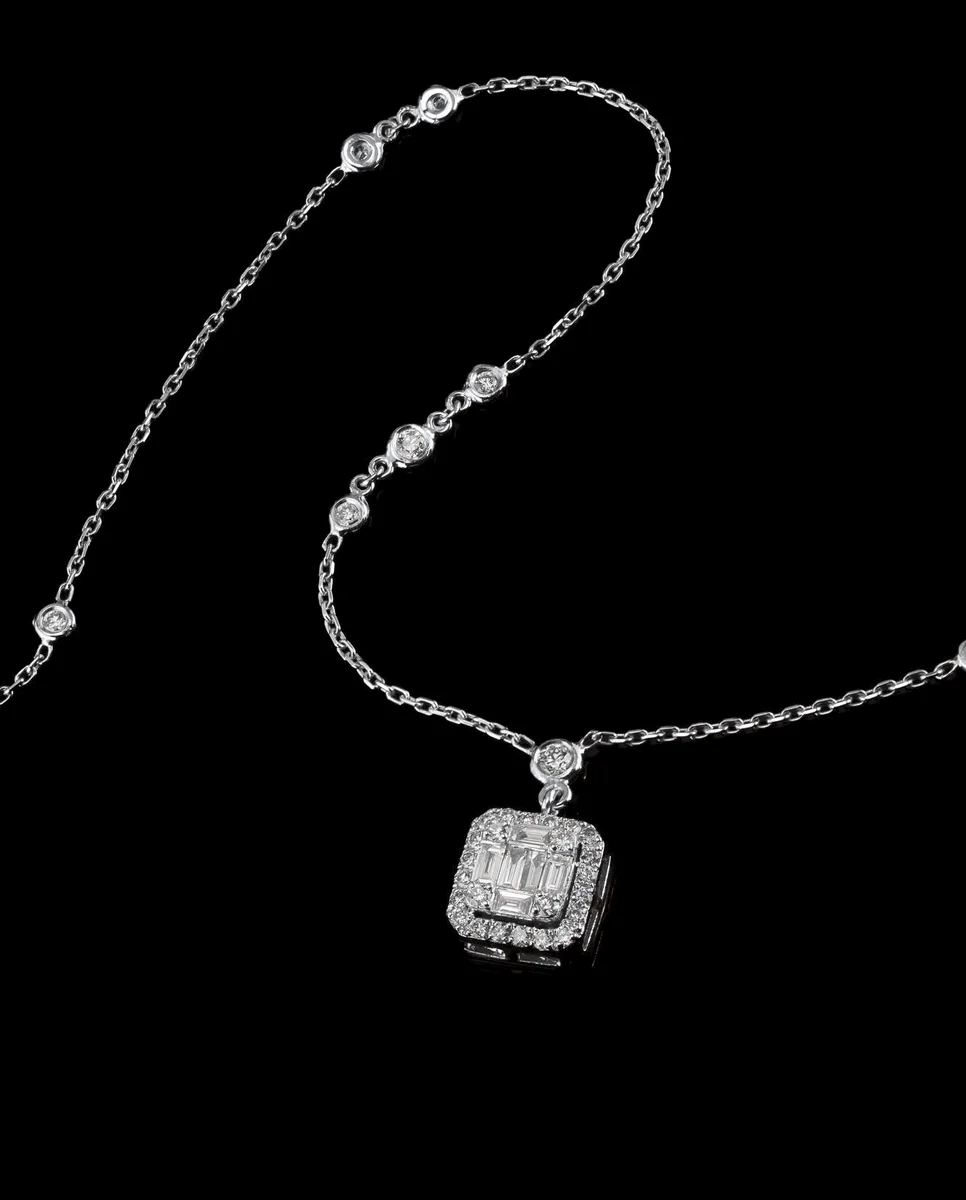 Majestic™ Necklace in white gold, photo 3