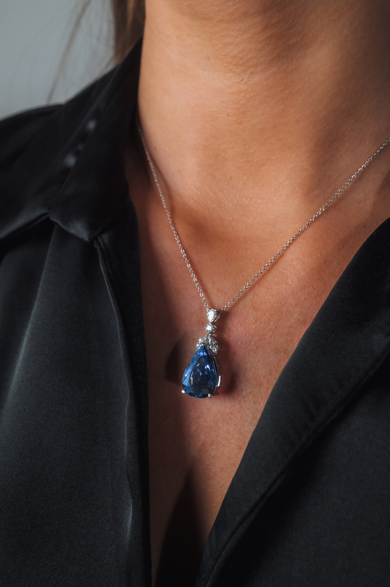 "BlueEmpire™" Necklace in 18k white gold, photo 8