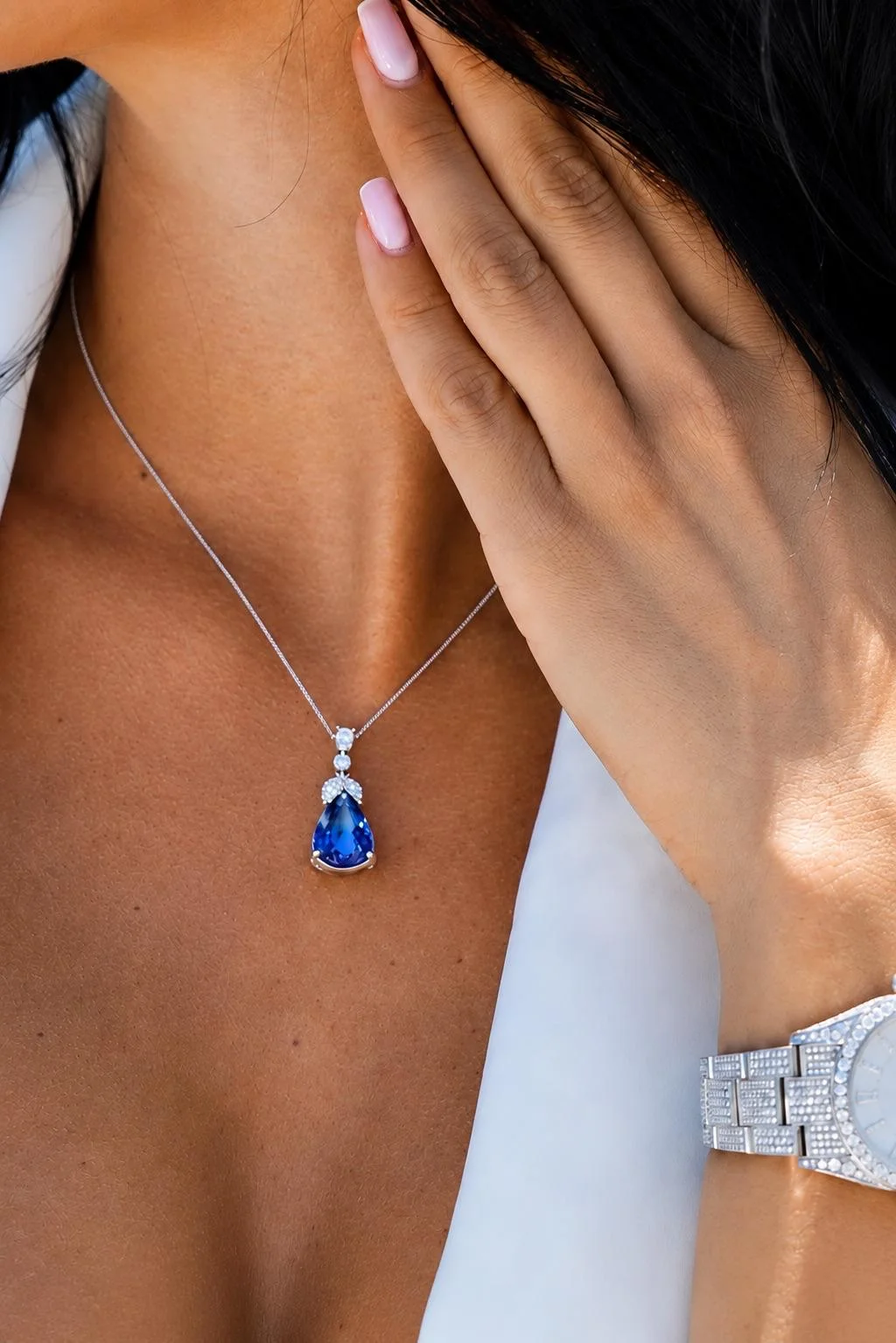 "BlueEternity™" Necklace in 18k white gold, photo 2