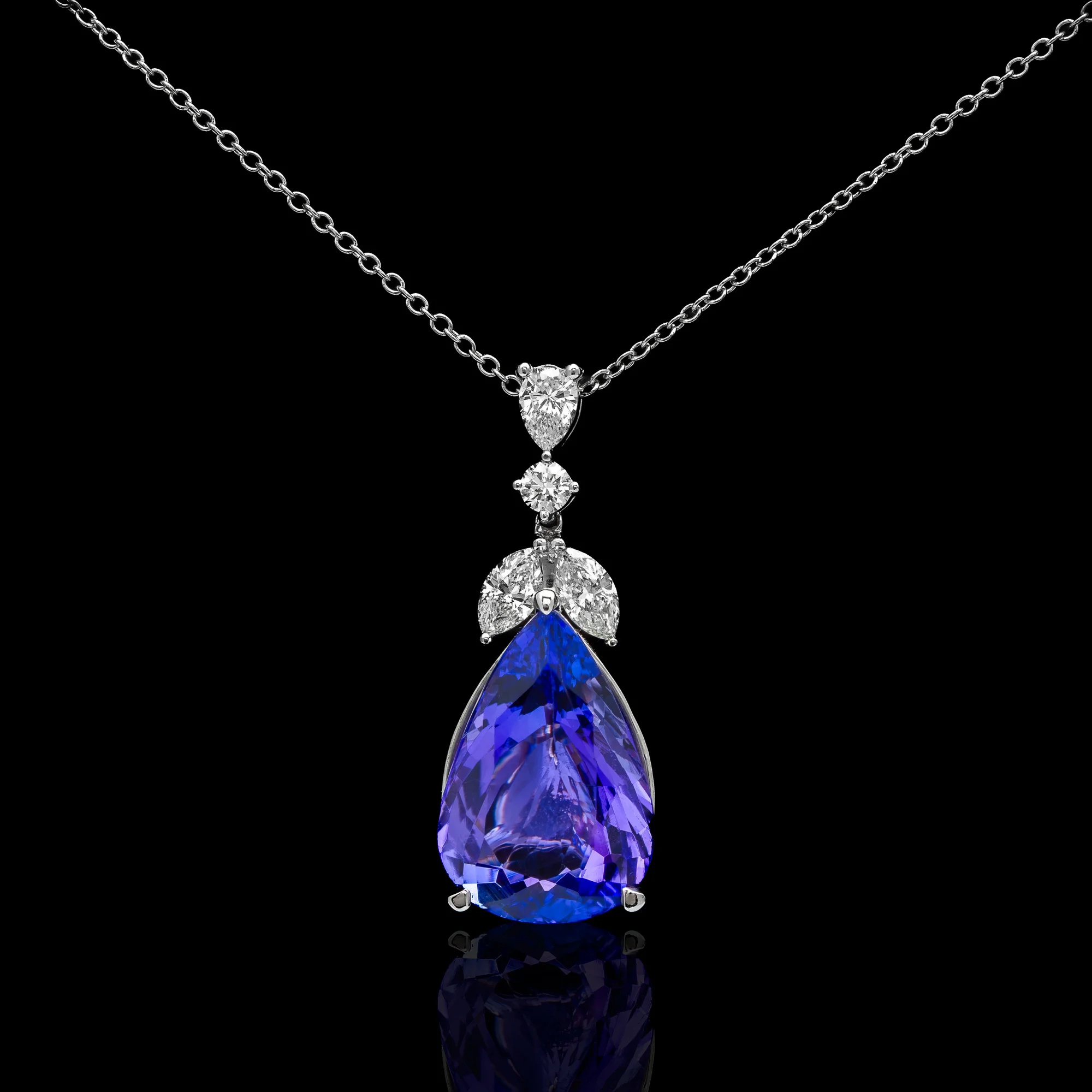 "BlueEternity™" Necklace in 18k white gold, photo 2