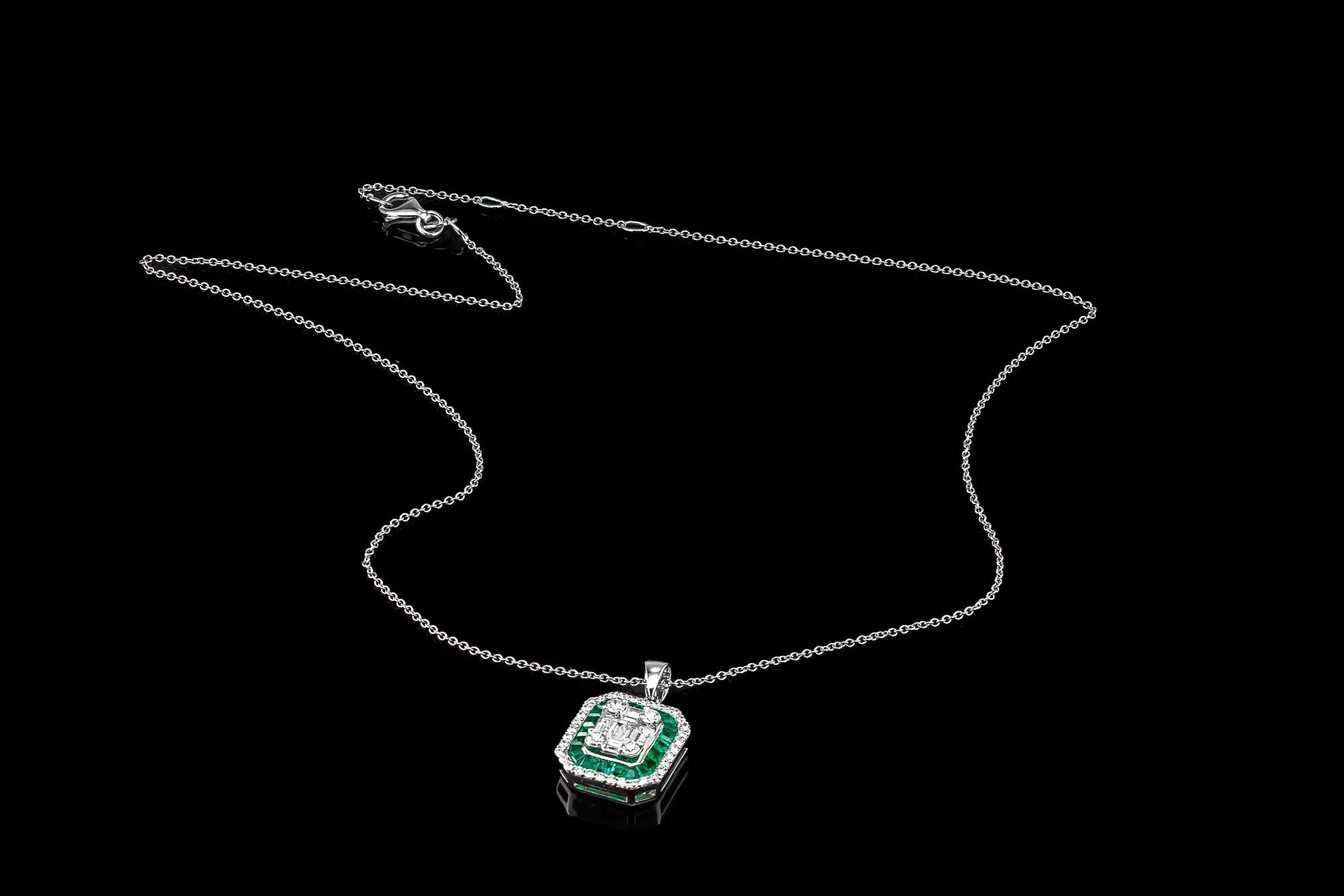"EmeraldVogue™" Necklace in white gold, photo 4