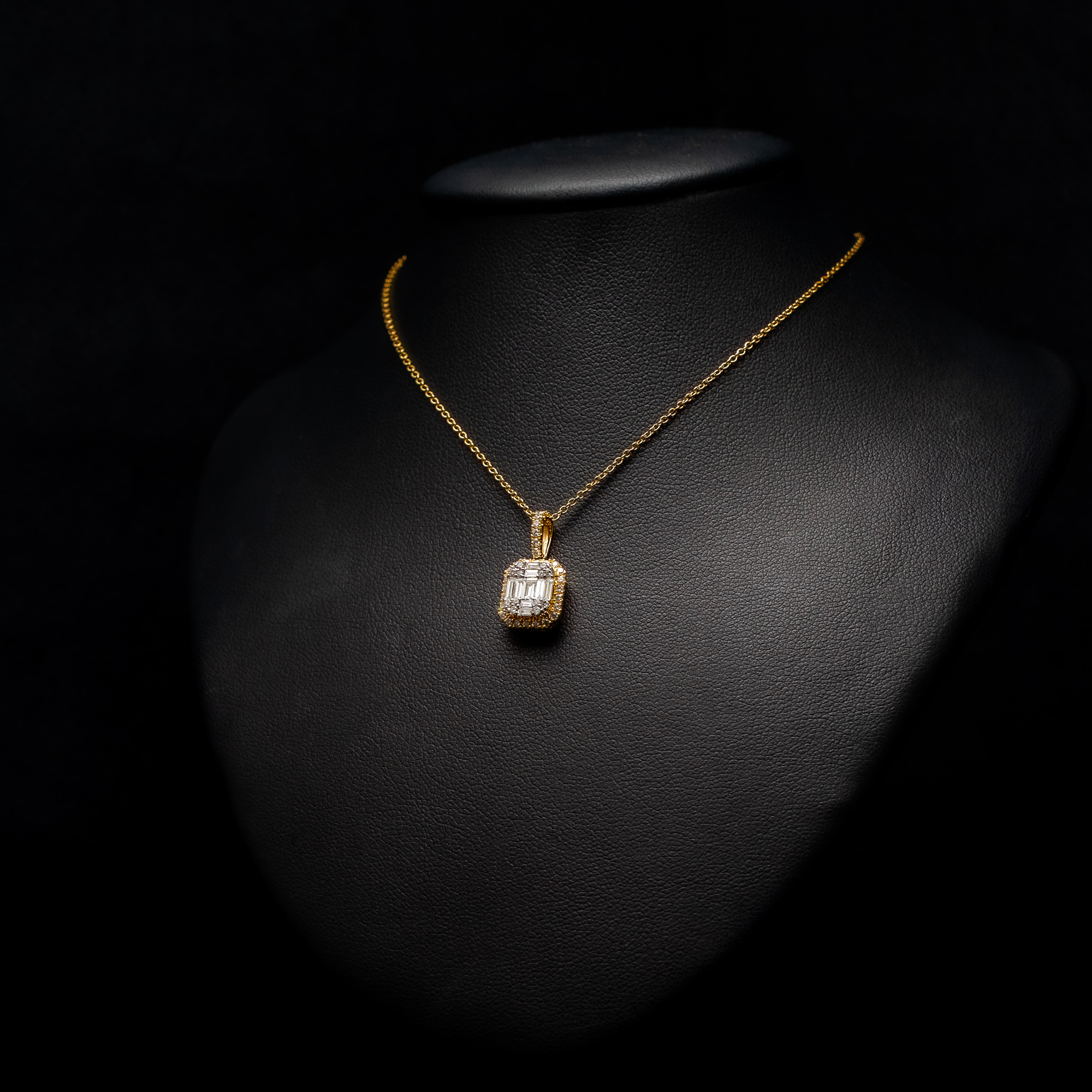 LeLuxe™ Necklace in 18k yellow gold, photo 5