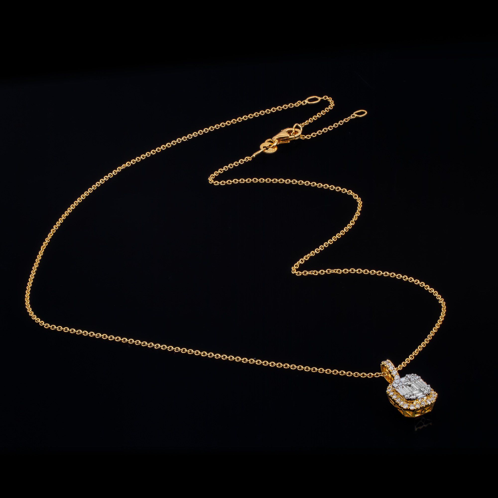 LeLuxe™ Necklace in 18k yellow gold, photo 6
