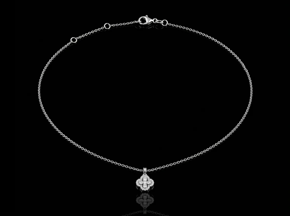 "TrèfleDeLuxe™" Necklace in 18k white gold, photo 5