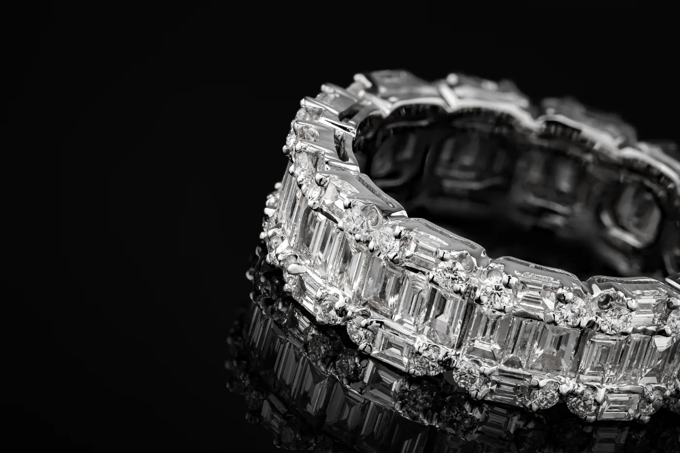 "EmeraldEternity™" Diamond Ring in 18k white gold, photo 4