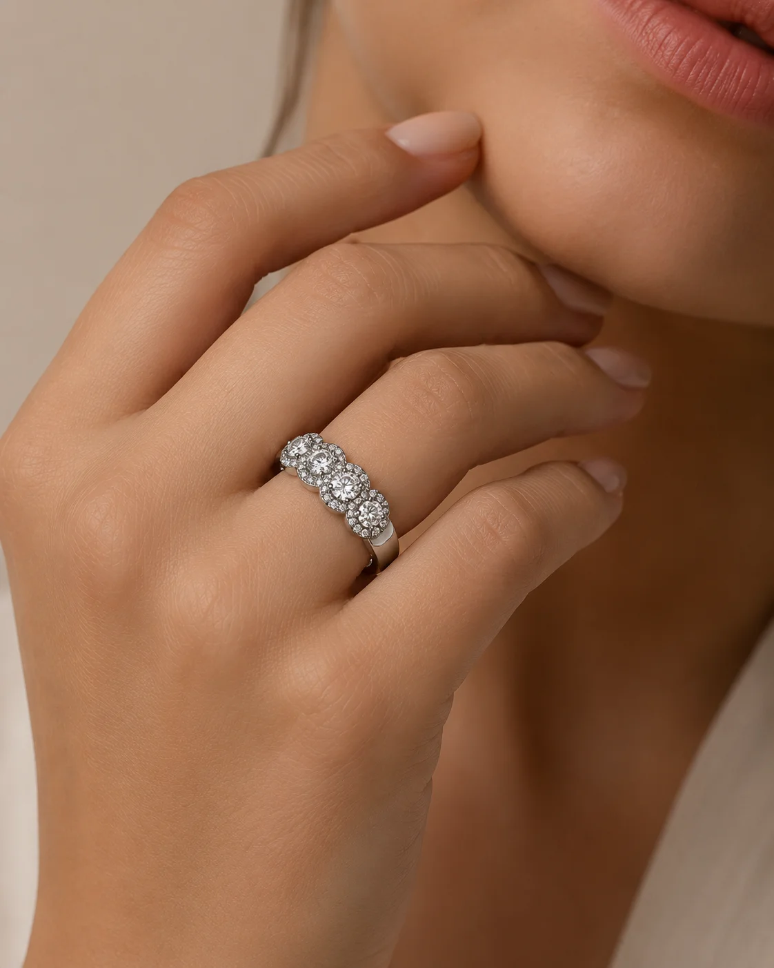 "HaloBand™" Halo Ring in white gold, photo 8
