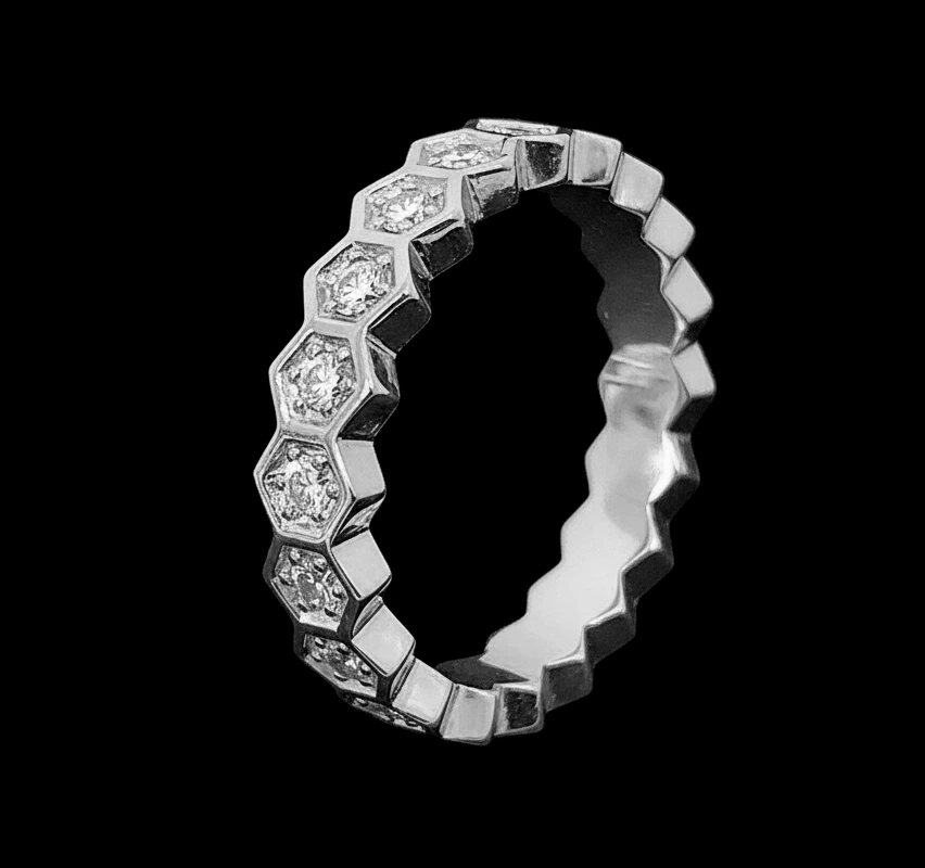 LuxuryCubes™ Wedding Band in white gold, product view