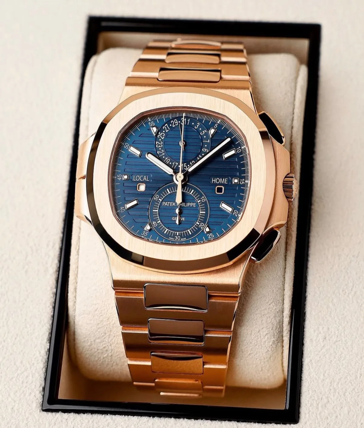 Patek Philippe Nautilus Travel Time Chronograph 5990/1R, photo 2