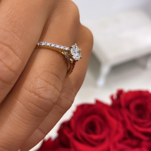 "MyLaurent™" Engagement Ring in yellow gold, photo 4